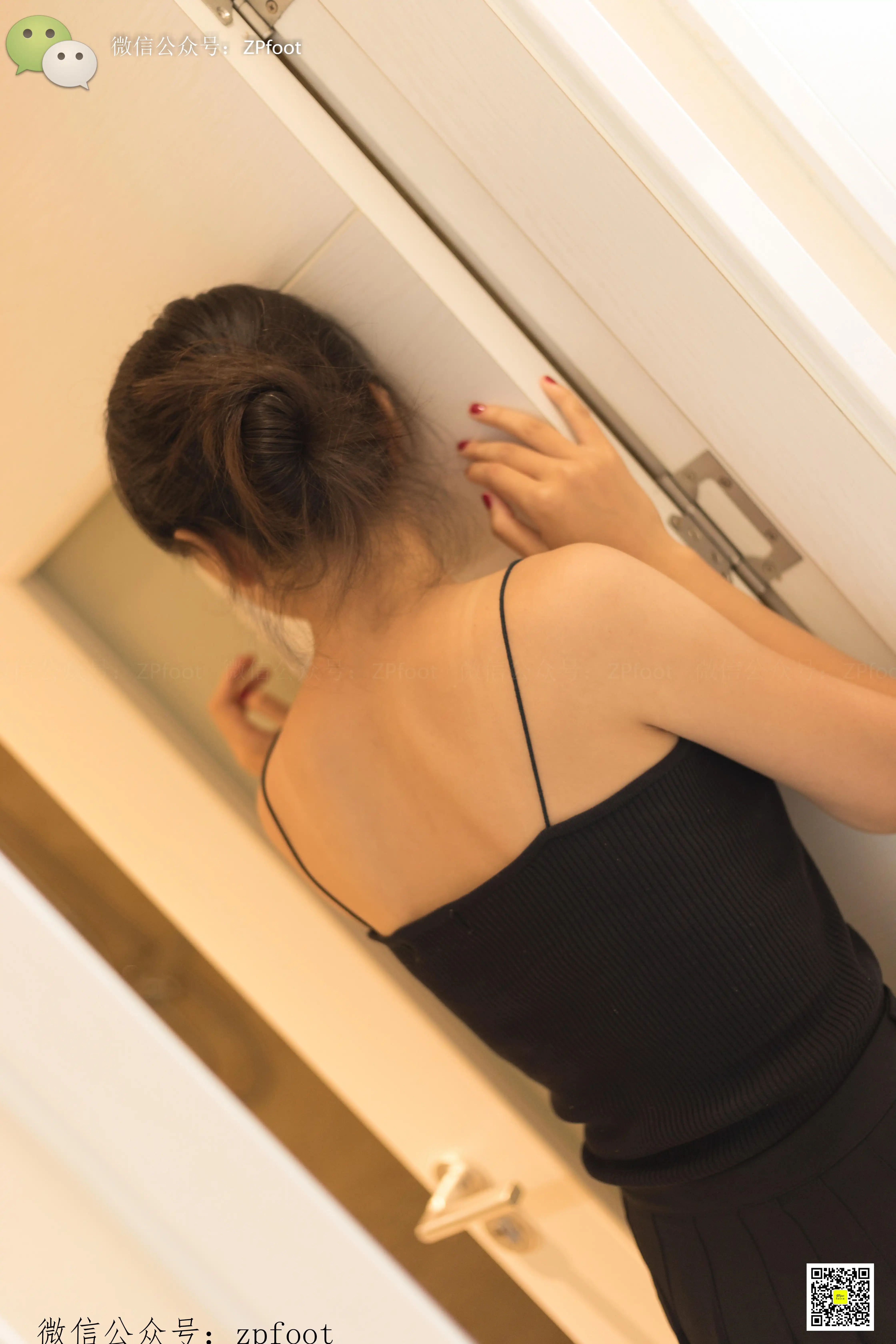 ISS山茶摄影 265 卫生间丝袜 [99P+211MB]