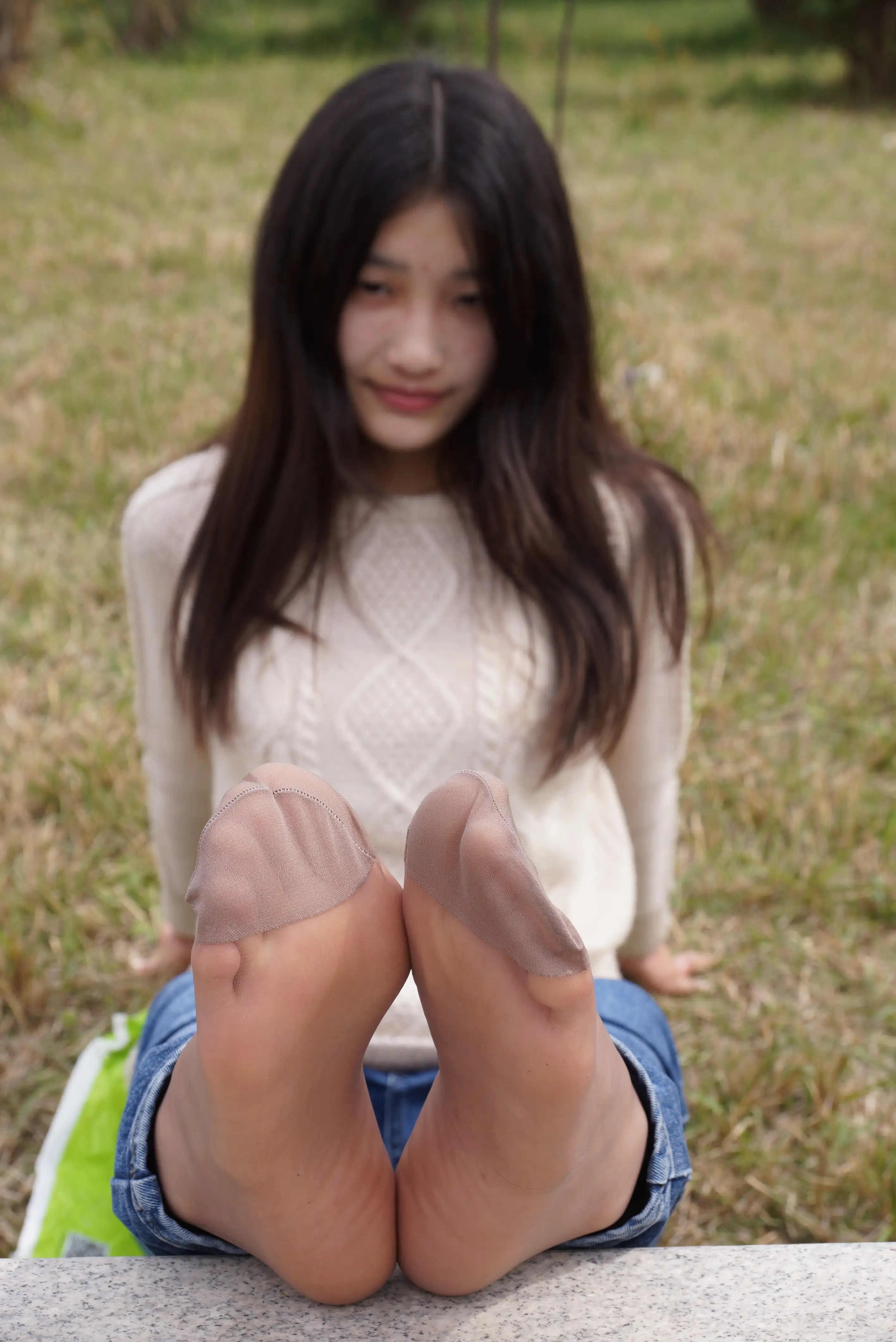 自由摄影 NO.009 刚刚学会穿高跟鞋的大二小学妹[99P 206.8M]
