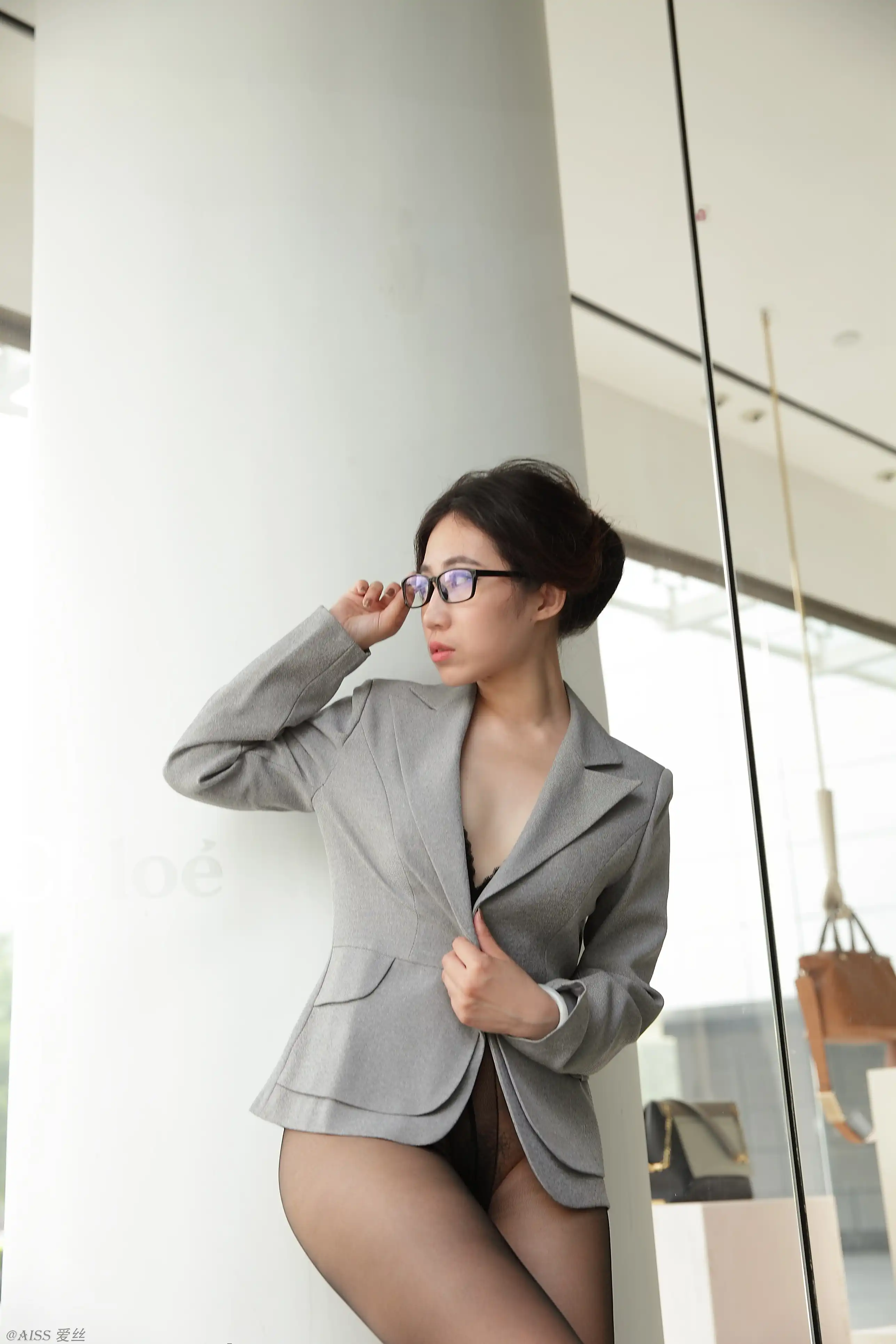 AISS爱丝 黄金会员版 4026美丝职员 [99P 147M] - 第1张