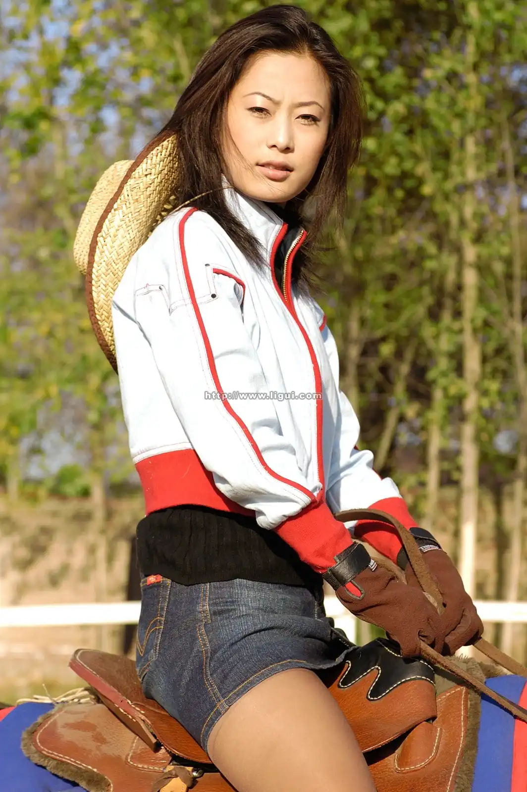 [Ligui丽柜] 2005-09-30 - 第1张