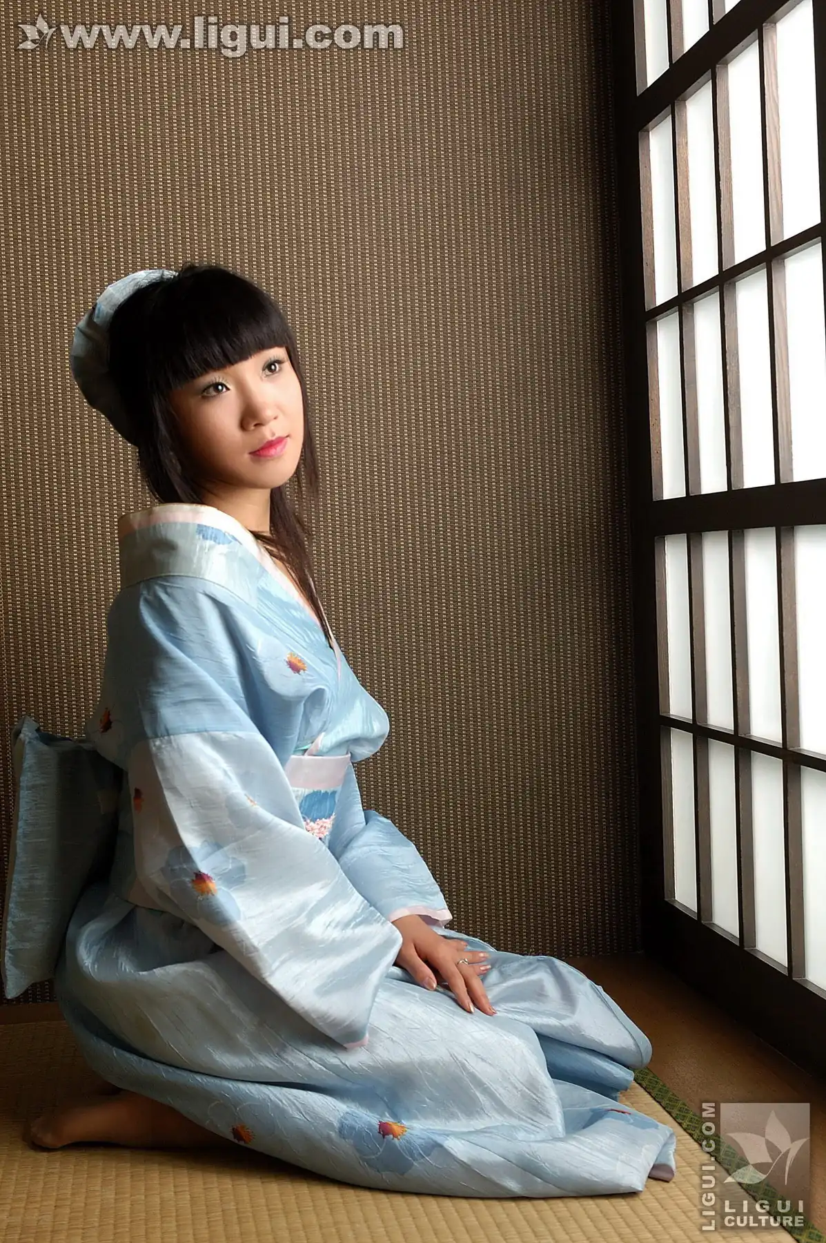 [Ligui丽柜] 2009.01.20 记录日本丝袜少女与狗熊的亲密邂逅 MODEL 伊园 - 第3张
