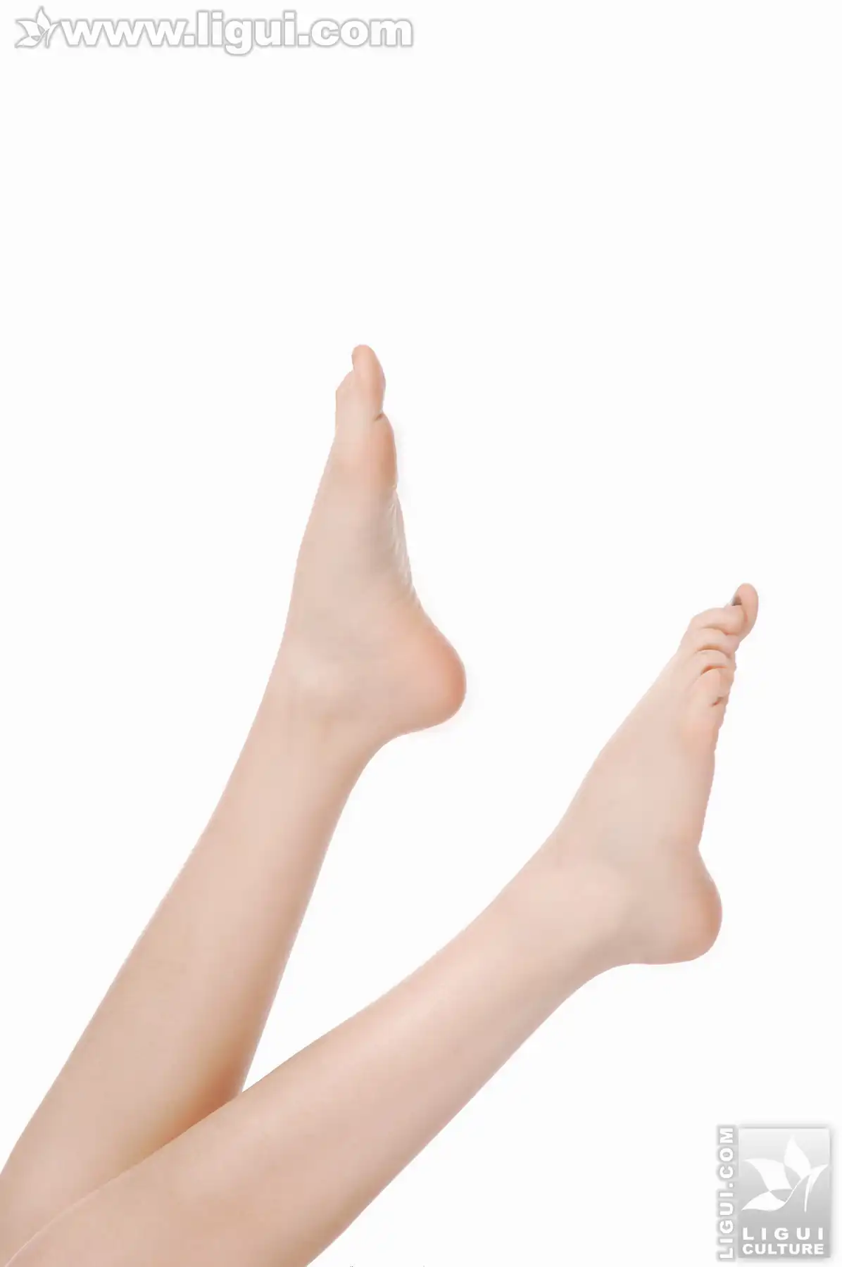 [Ligui丽柜] 2009.10.14 张凤娇之简单高跟美足秀 Model 张凤娇 - 第3张