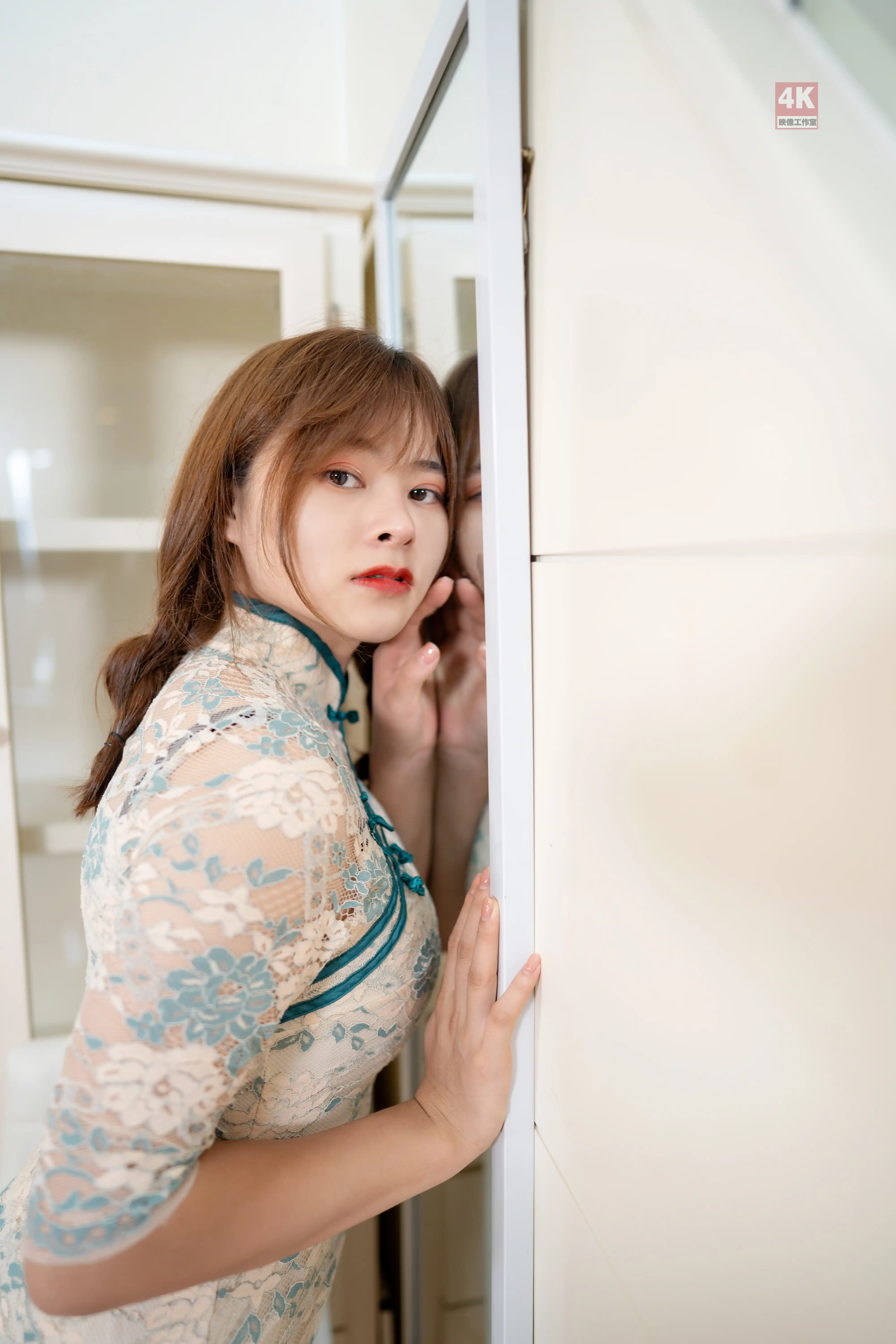 [Ligui丽柜] 2021.09.08 《民国风旗袍小短发》奈奈[80+1P／259MB]