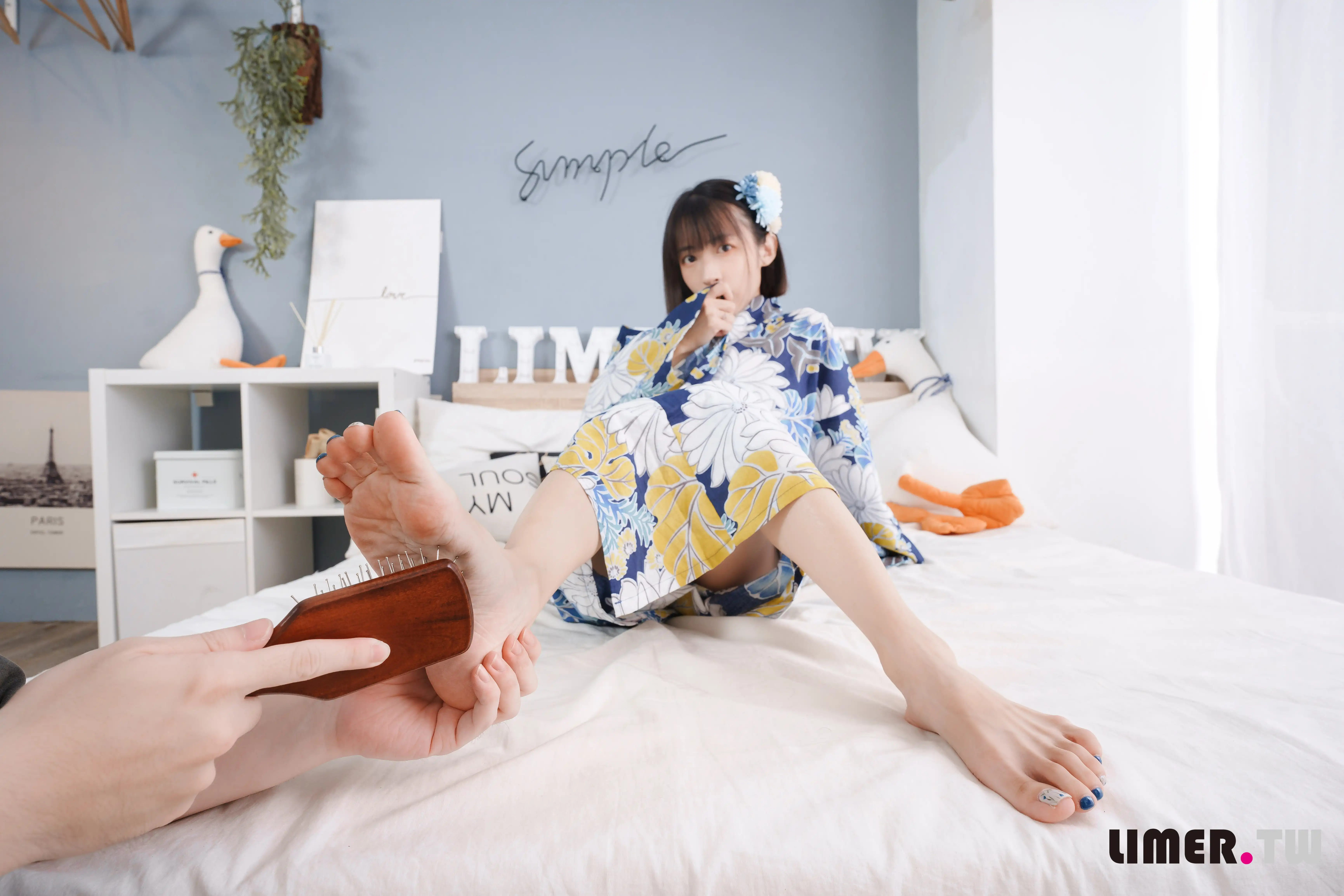 Limerence NO.046 子子 超敏感脚脚初次被TK[160P1V-4.87G] - 第1张
