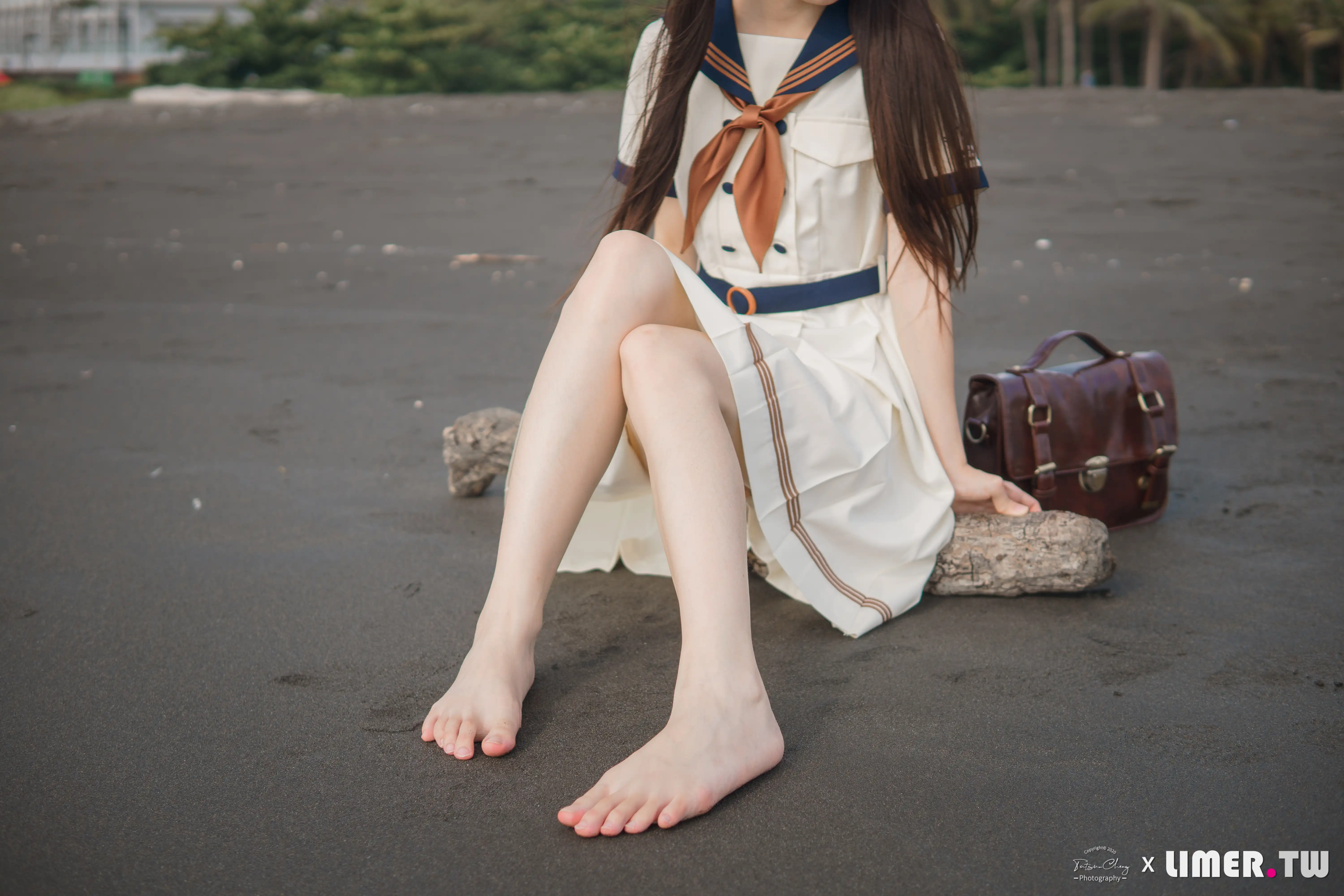 Limerence NO.050 海蓝 白皙希腊脚 JK盛夏服海边戏水[300P1V-2.33G]