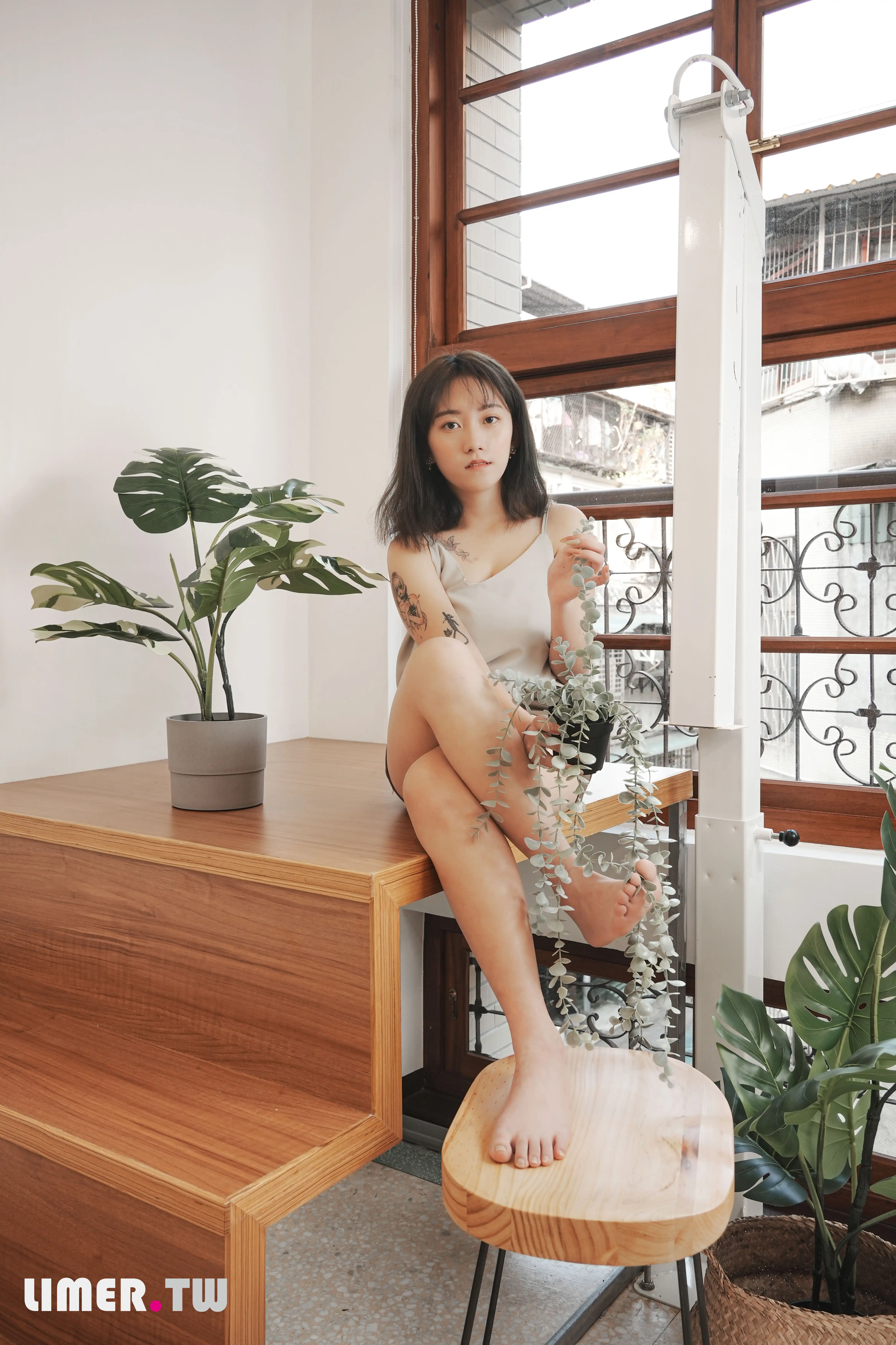 Limerence NO.052 素人Una 凉鞋抹润滑膏[161P1V-3.69G] - 第2张