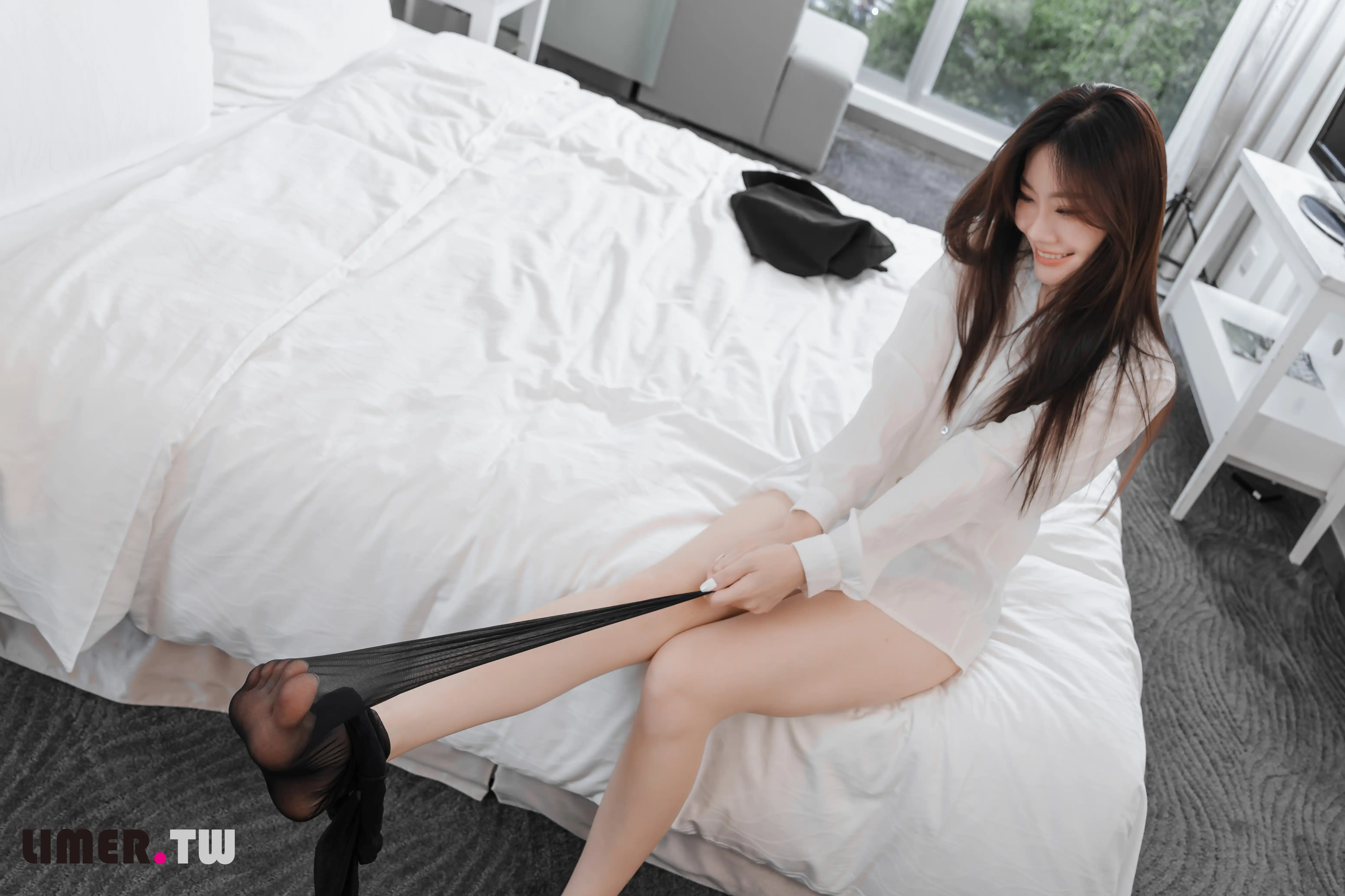 Limerence NO.068 語葳女神 Jaly完美长腿 黑丝 OL诱惑[75P-1V-1.94G] - 第1张