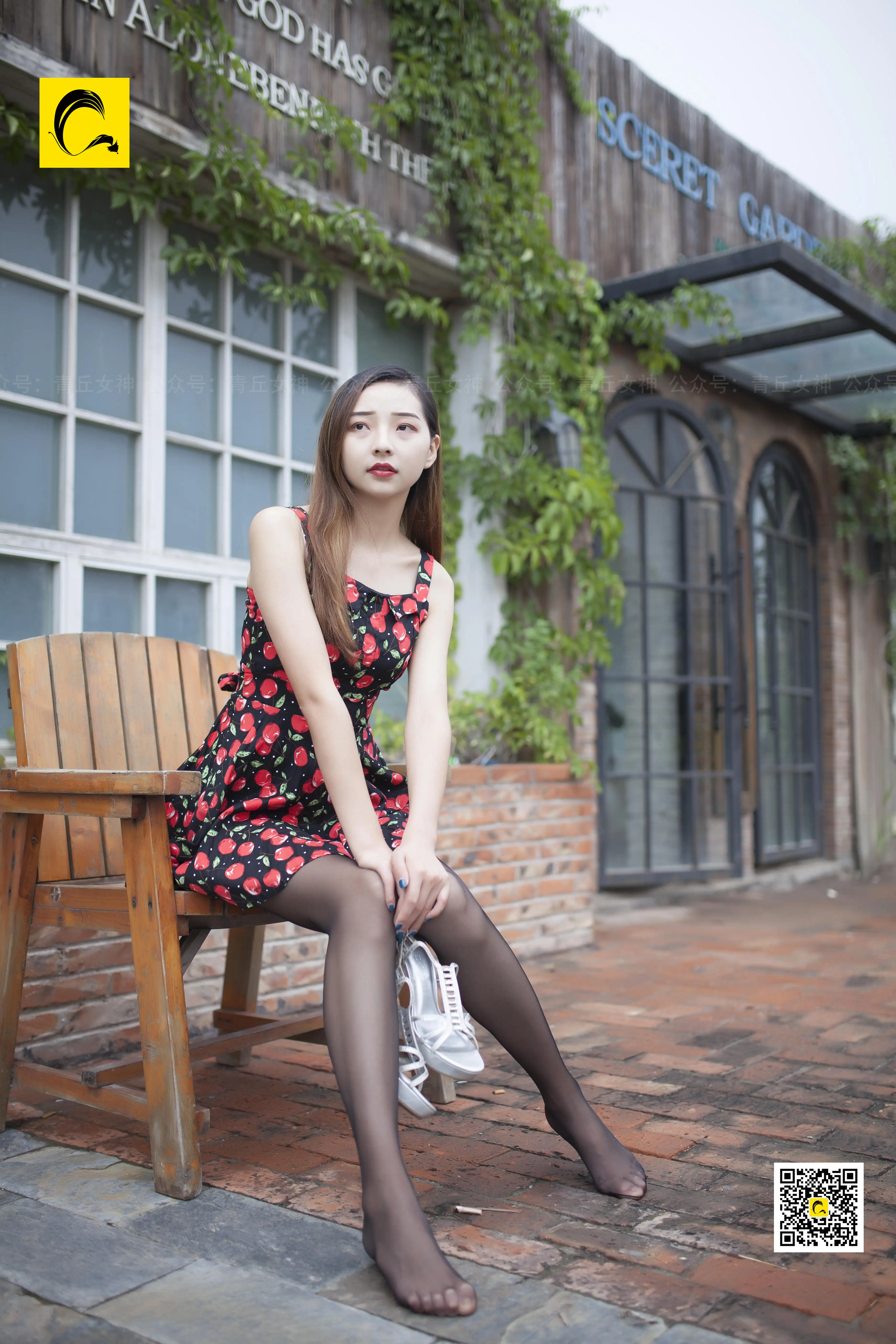 地铁站搭讪长腿姑娘