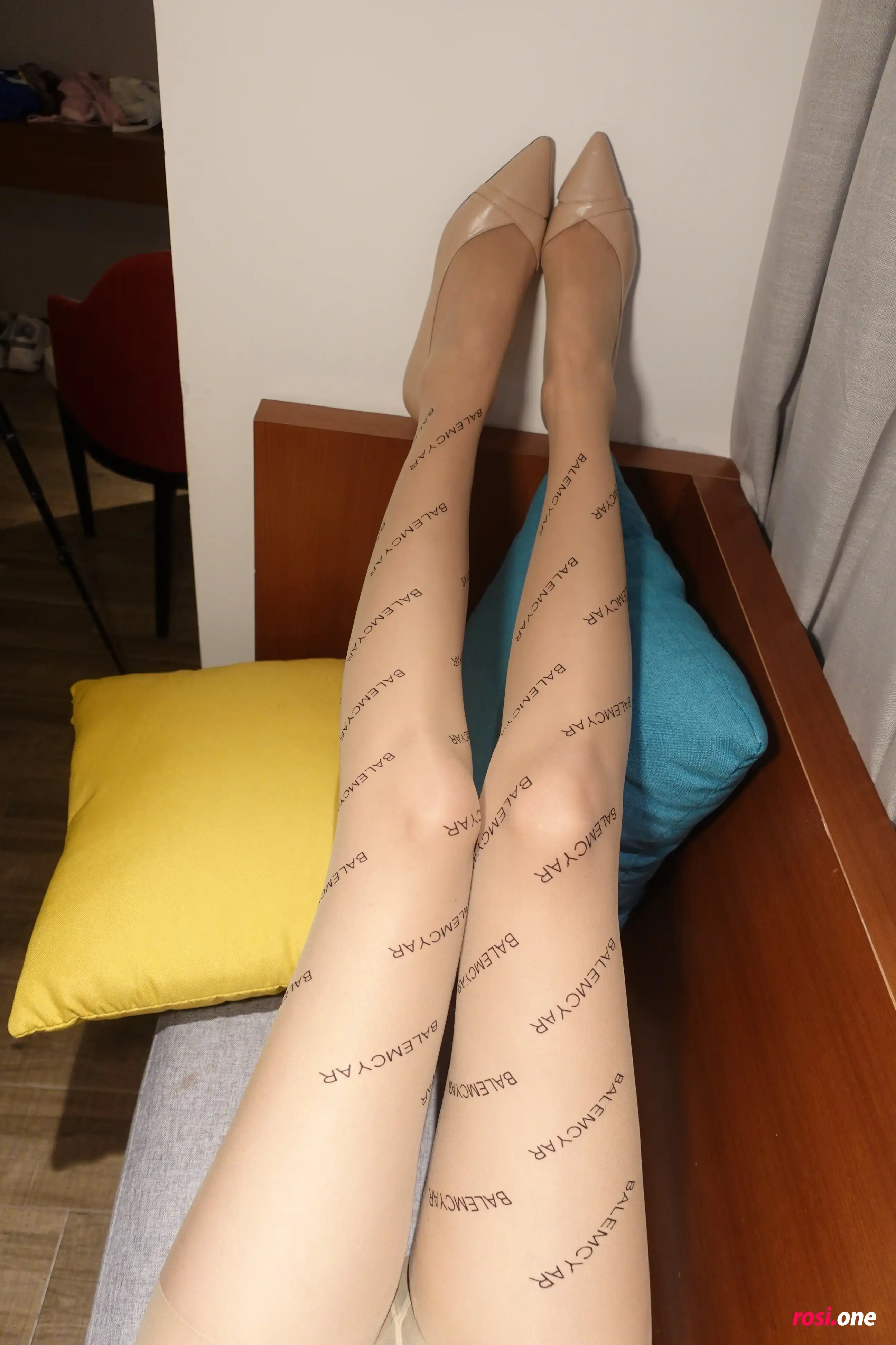 ROSI写真 2021.07.25 NO.3520[52+1P／75.4MB] - 第2张