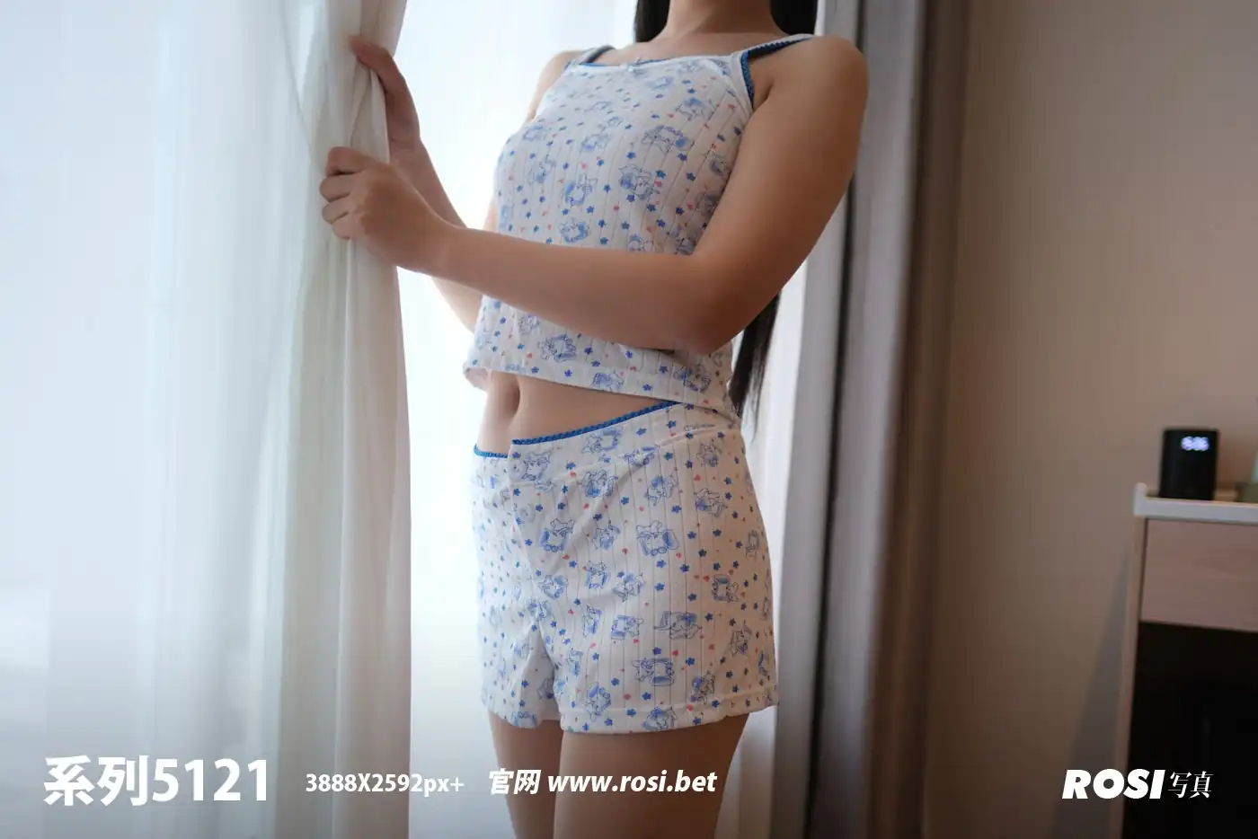 ROSI写真 2025.12.12 NO.5121 [80P 194M] - 第4张