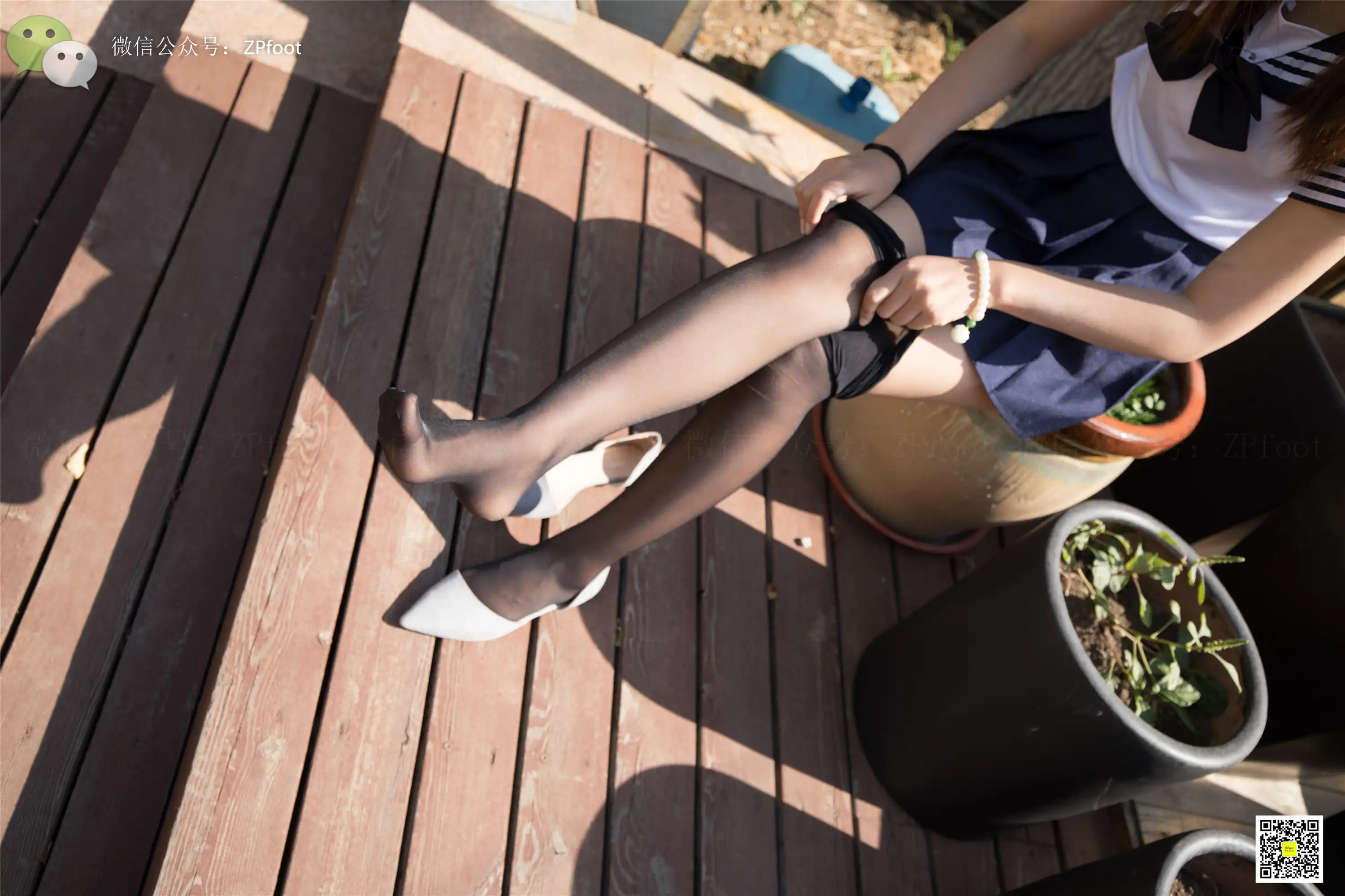 ISS山茶摄影 003 户外脱丝的小妹 [99P+125M] - 第2张