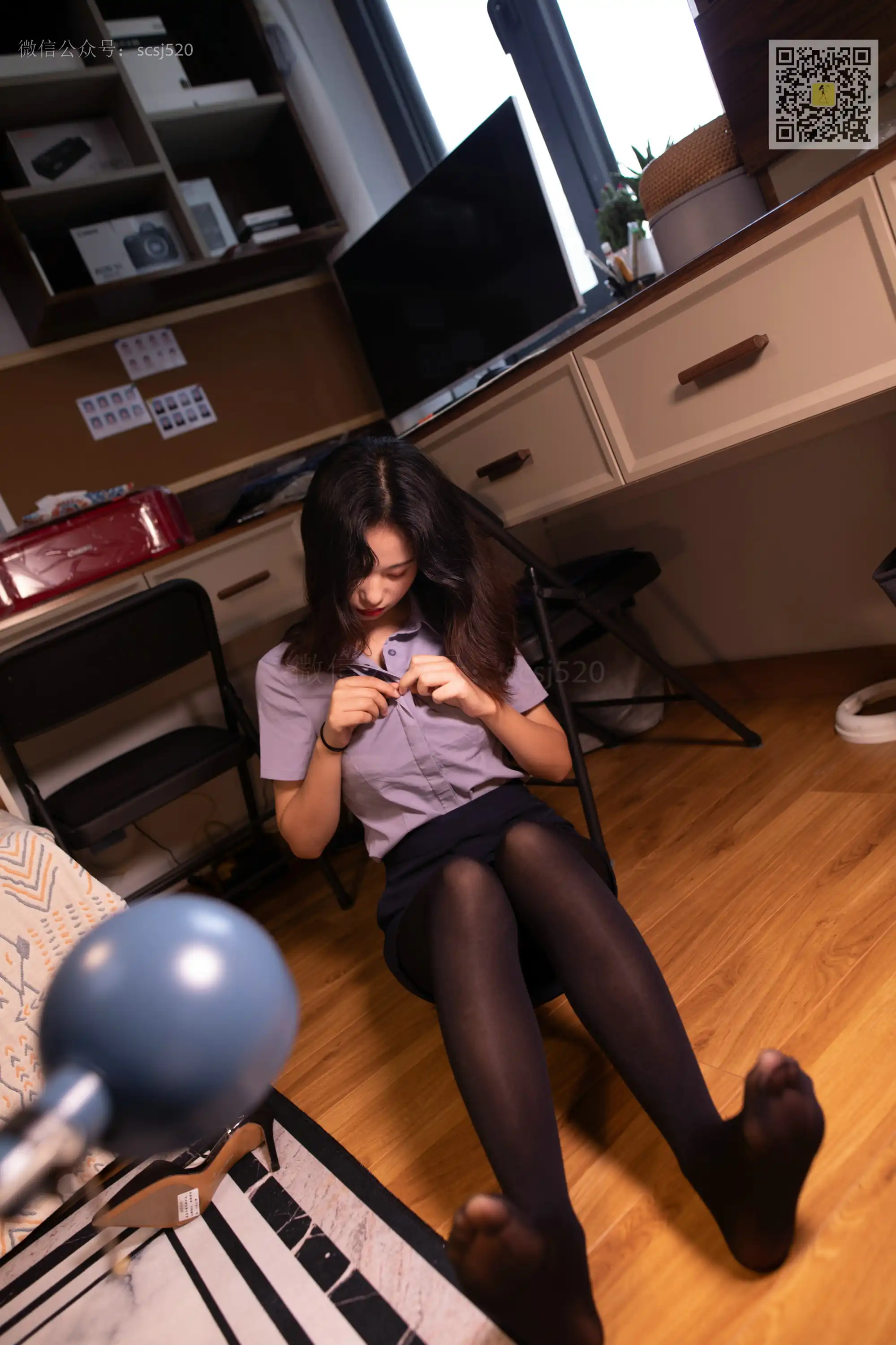 ISS山茶摄影 051 婷婷 穿厚丝袜来上班 [79P+70M] - 第2张