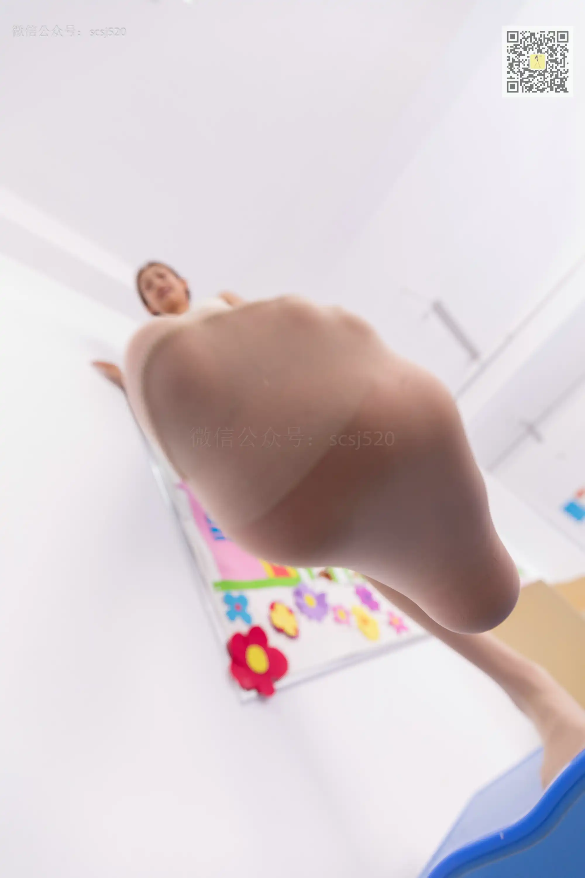 ISS山茶摄影 053 田田 穿丝袜来上课 [72P+64M] - 第1张
