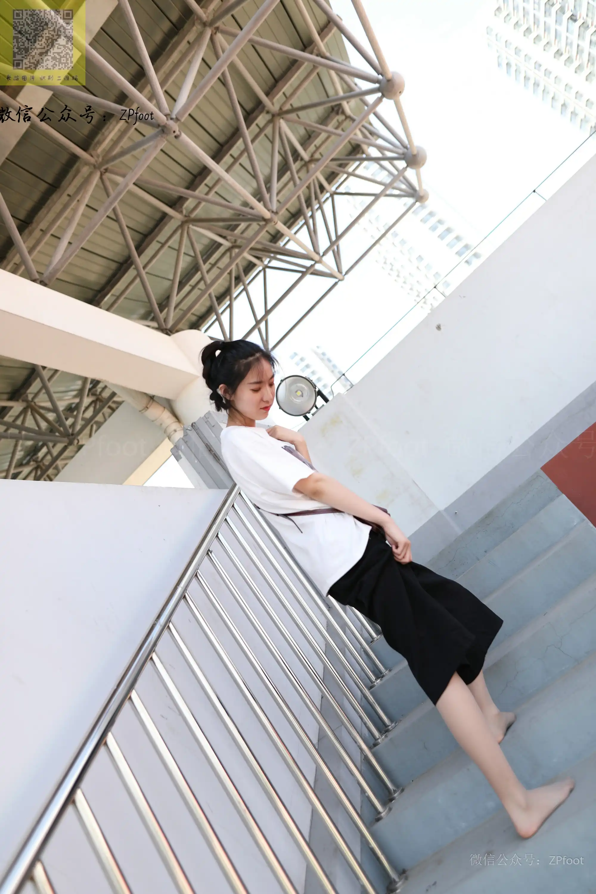 ISS山茶摄影 058 灰丝棉袜帆布鞋 [85P+75M] - 第1张