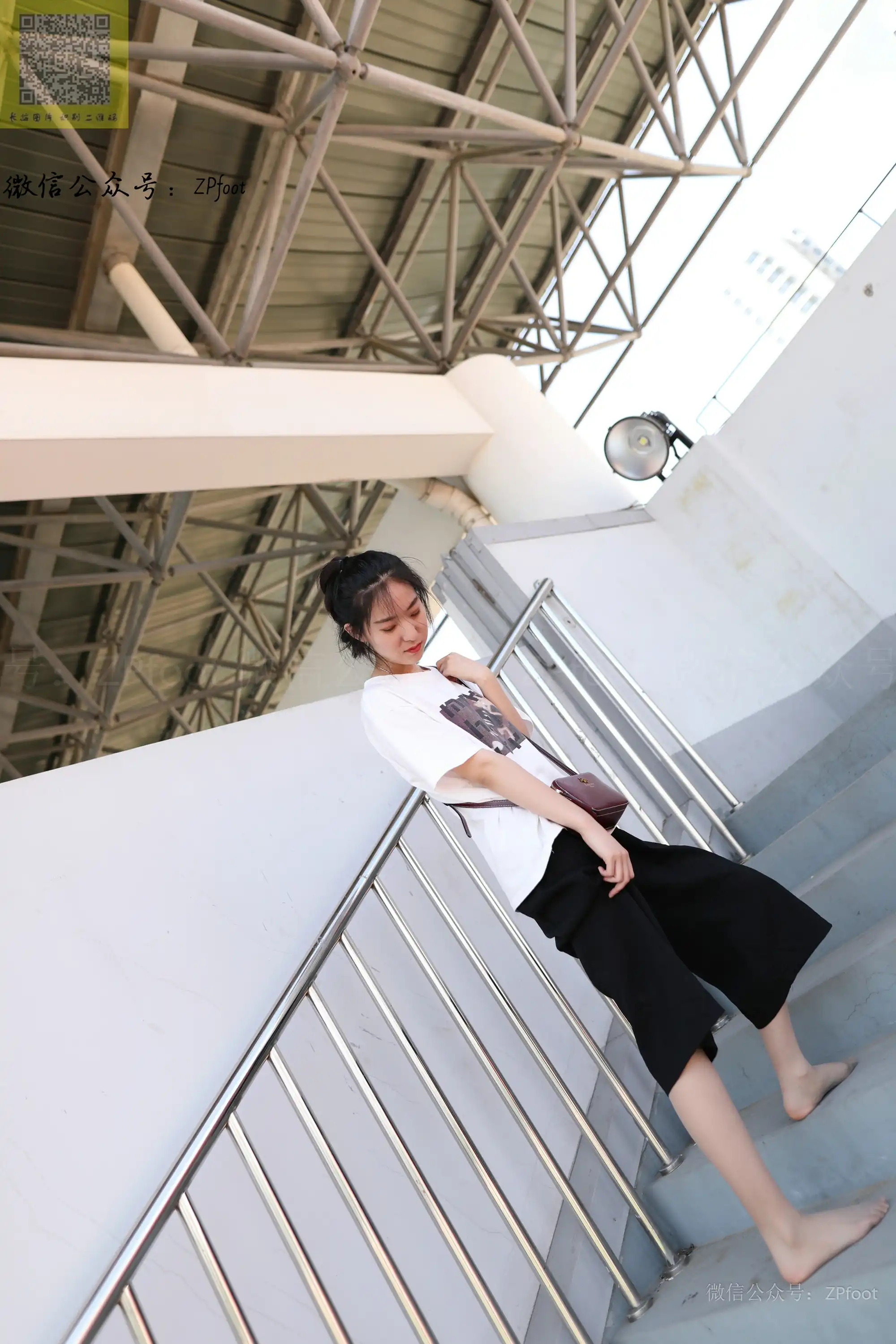 ISS山茶摄影 058 灰丝棉袜帆布鞋 [85P+75M] - 第2张
