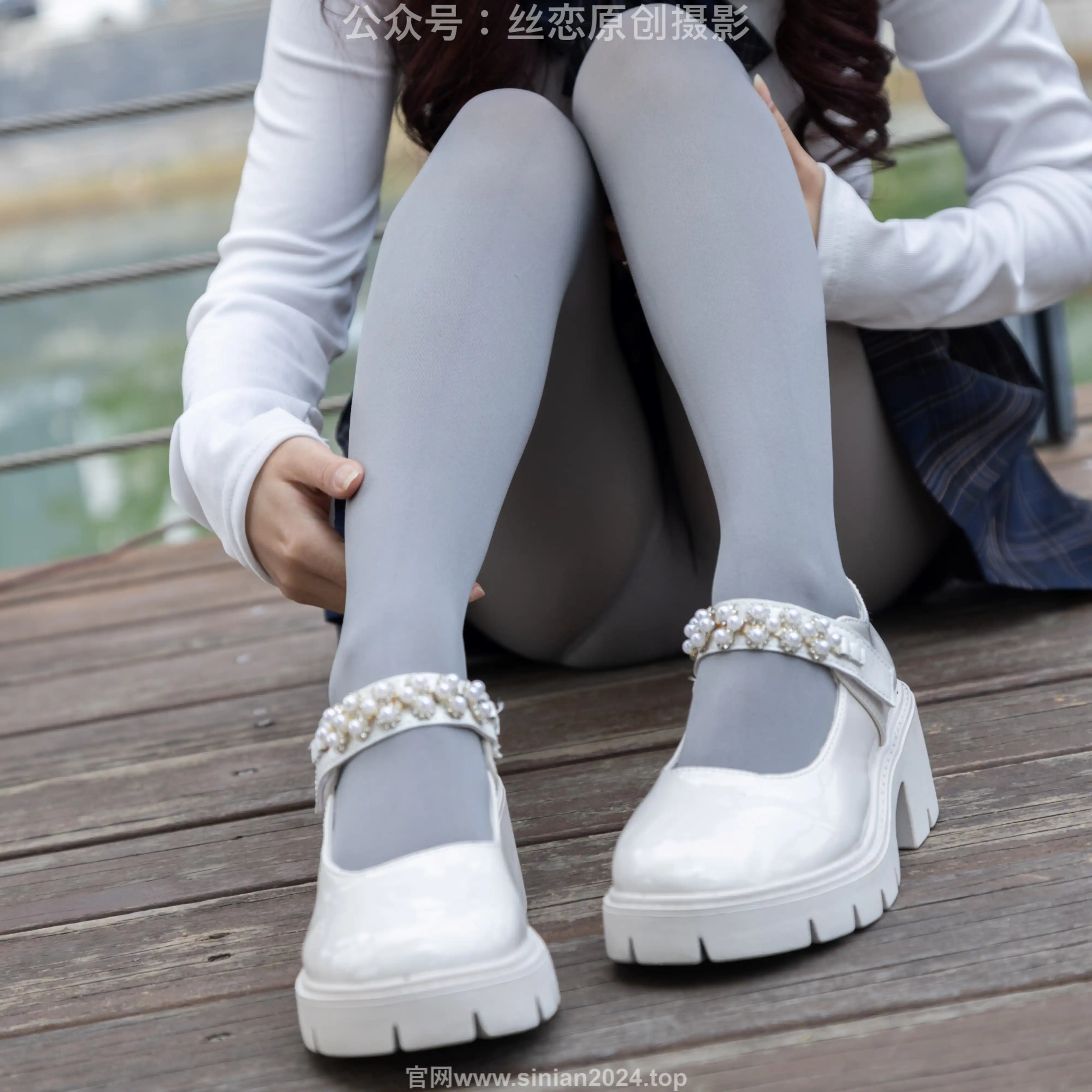 丝恋摄影 NO.009 小梦 厚灰丝，白皮鞋，玛丽珍，jk短裙 [284P1V 3.19 GB] - 第4张