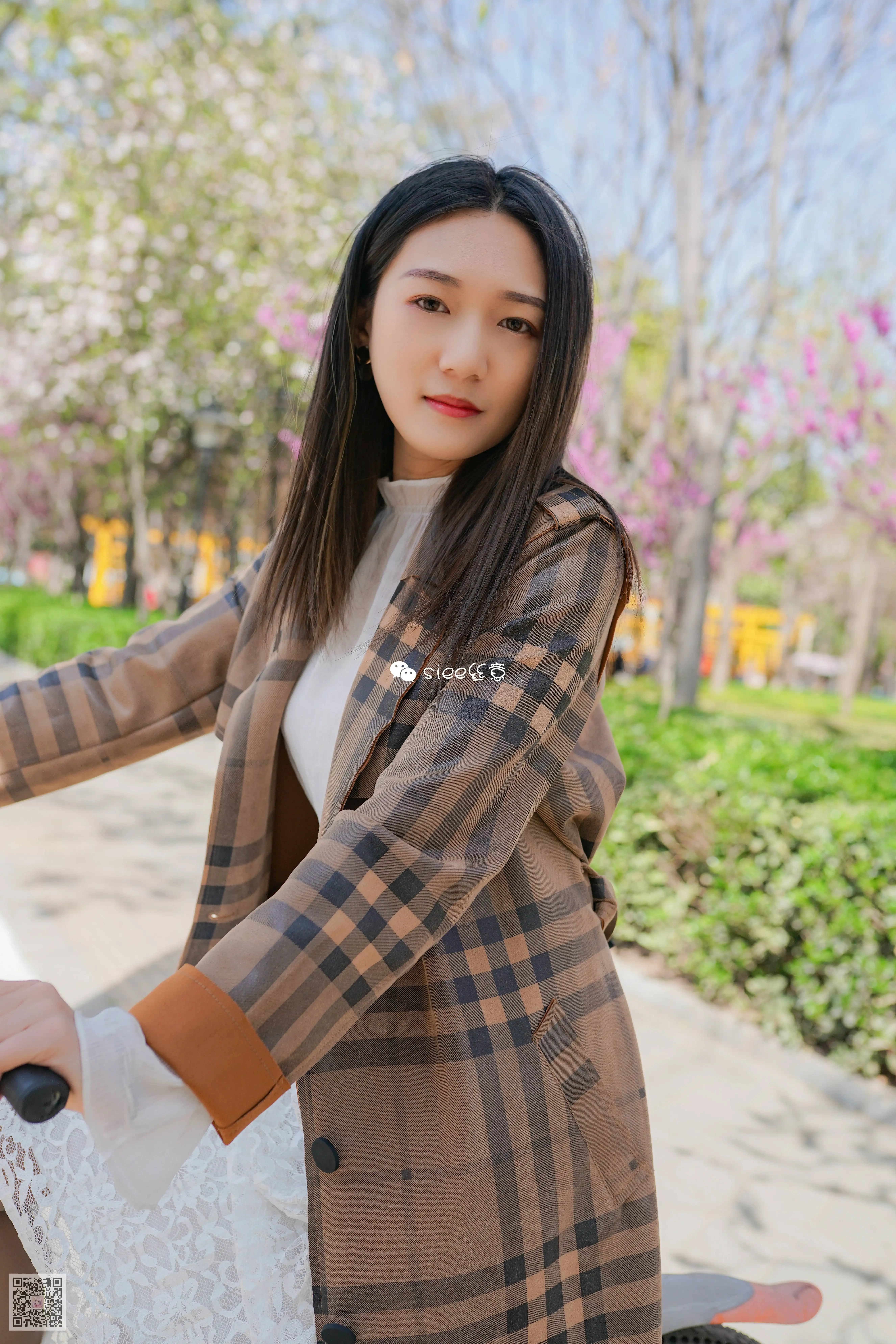 SIEE丝意 No.273 薇薇学姐 单车上的丝袜 [42P-155MB]