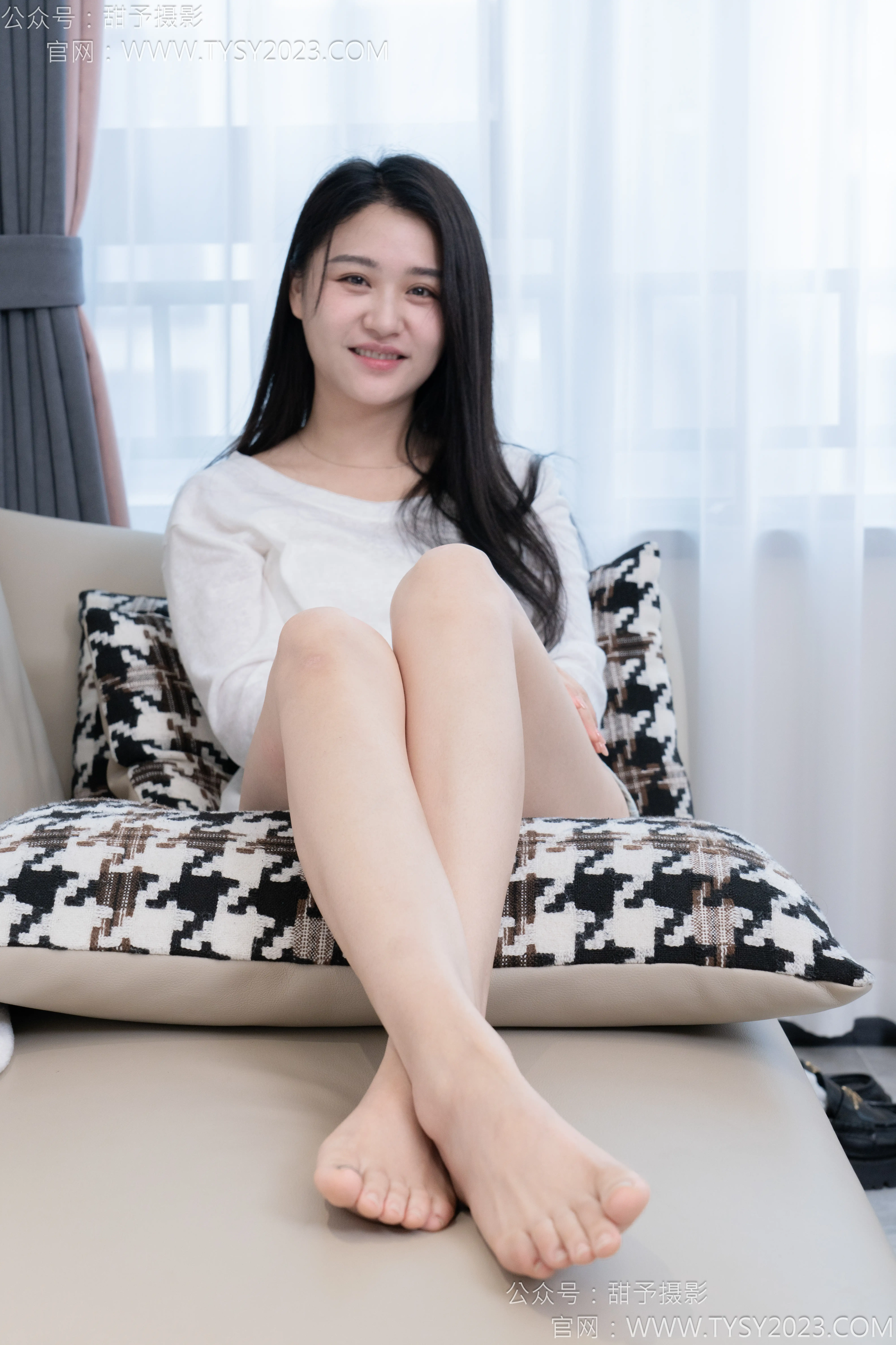 甜予摄影 NO.130 澜澜-皮鞋、白棉袜、裸足、掉袜子剧情 [130P2V 11.15 GB] - 第2张