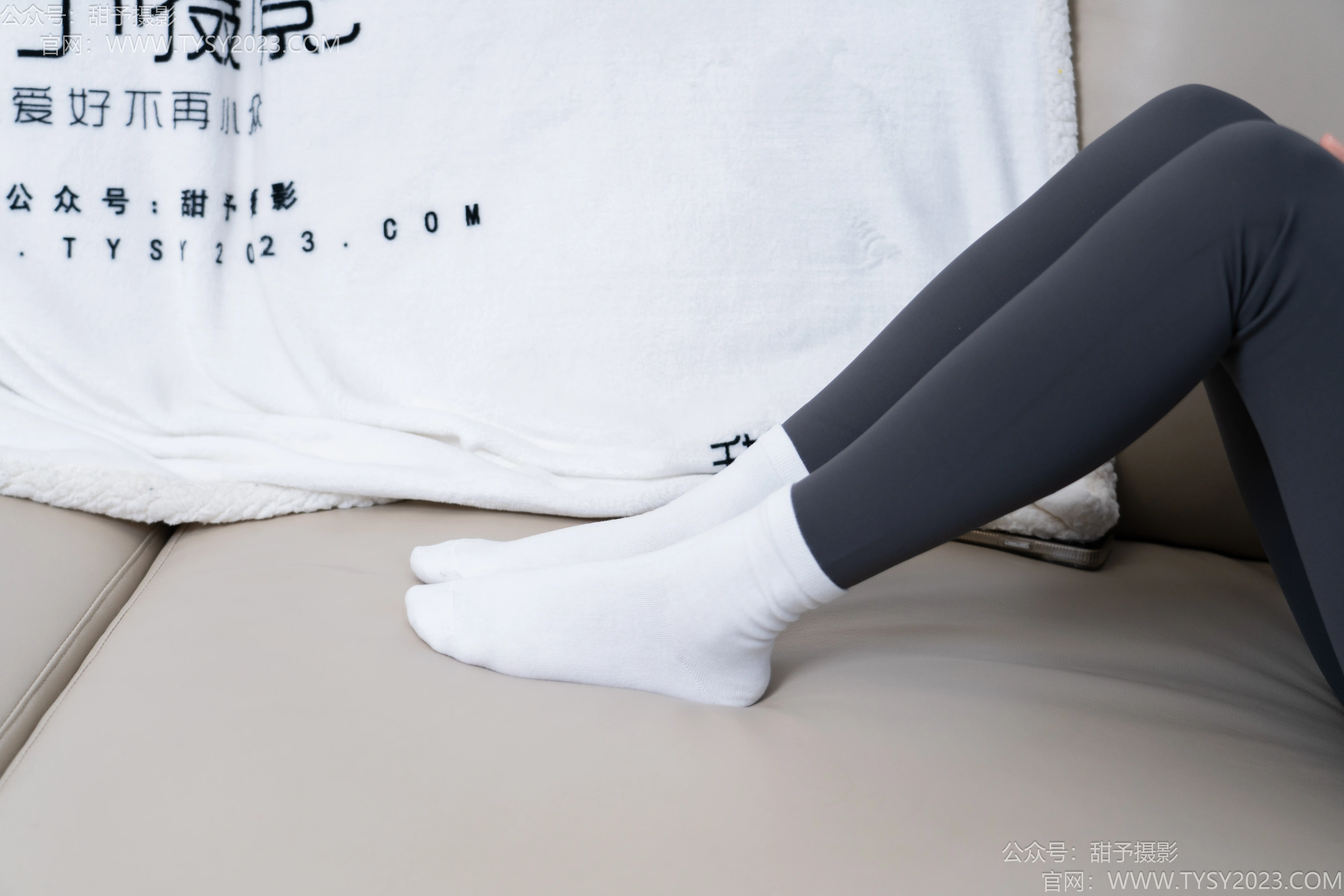 甜予摄影 NO.192 澜澜-高跟鞋、白棉袜、裸足（红色美甲） [136P2V 9.33 GB] - 第2张