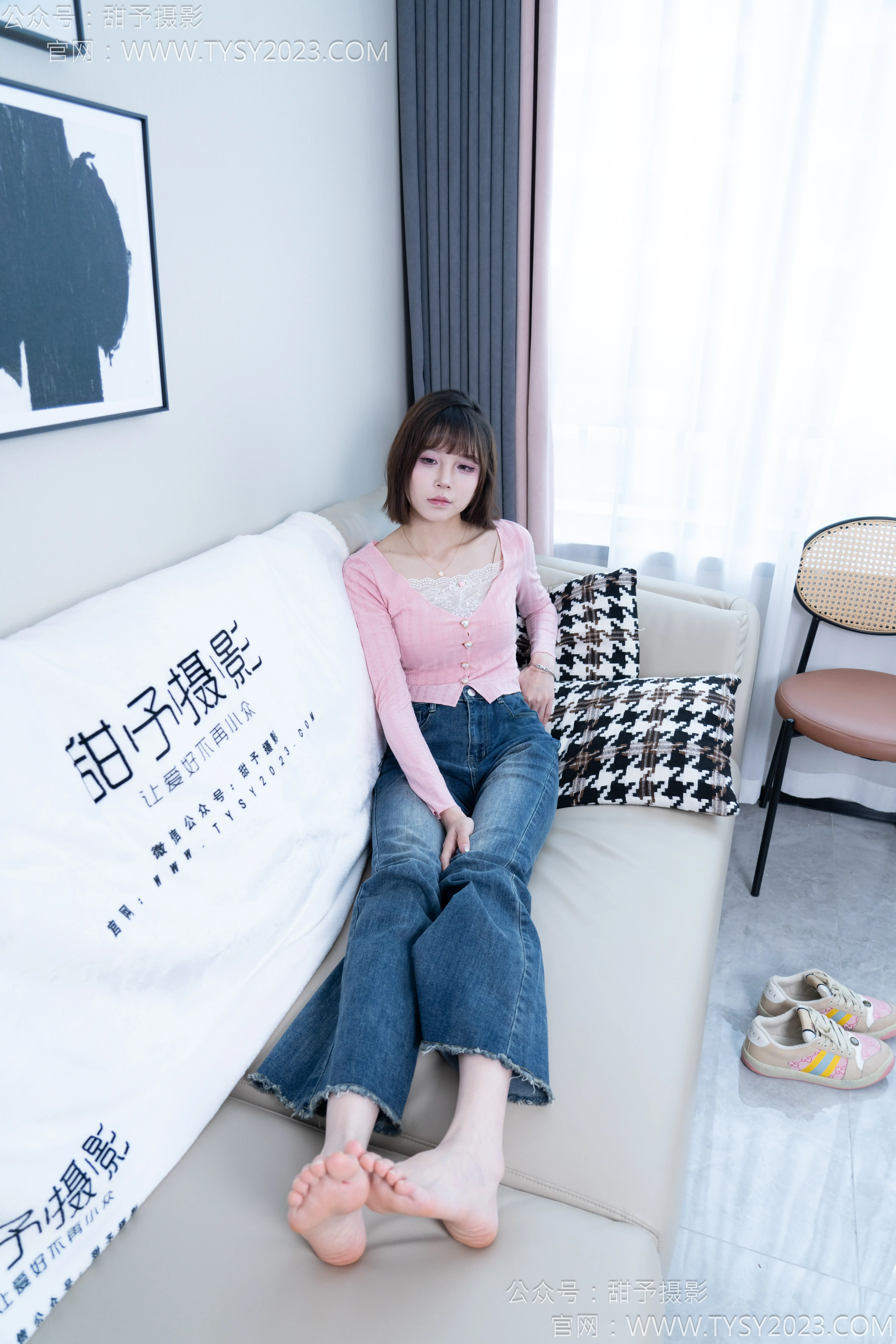 甜予摄影 NO.170 珞珞-板鞋、白棉袜、裸足 [130P2V 9.91 GB] - 第1张