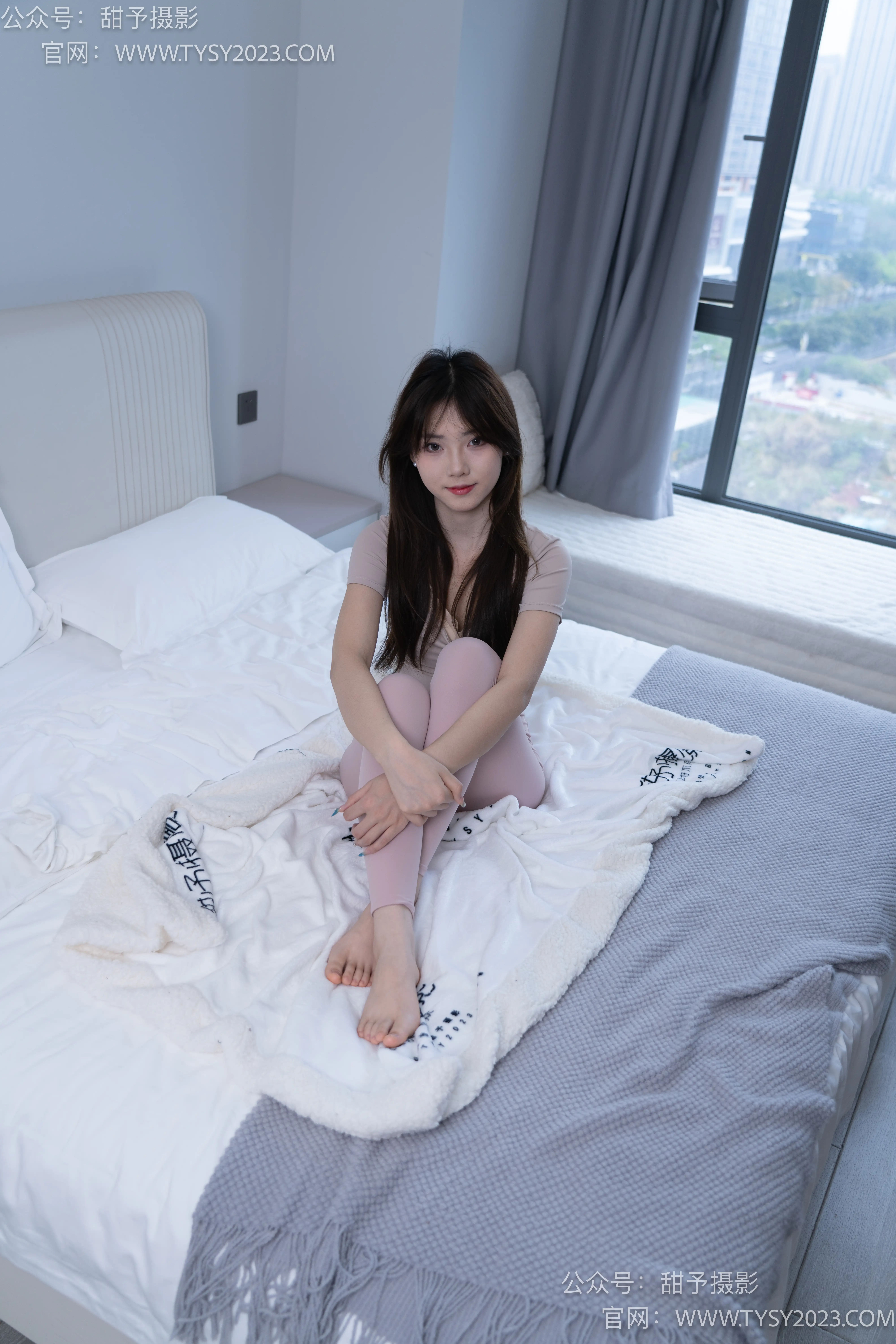 甜予摄影 NO.053 璇璇-瑜伽裤、运动鞋、白棉袜、裸足 [149P2V-11.1GB] - 第2张