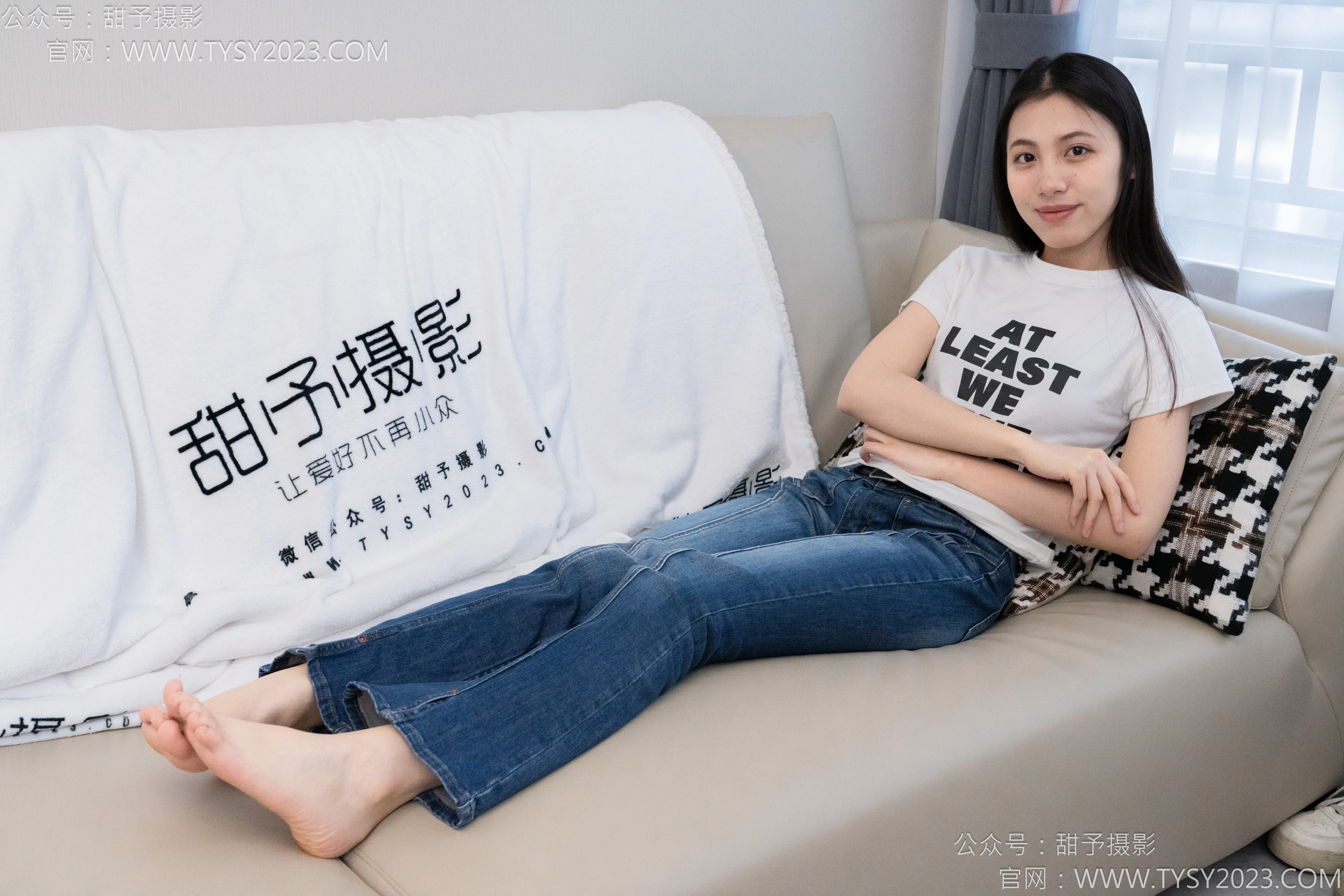 甜予摄影 NO.132 诺诺-板鞋、白棉袜、裸足 [129P2V 9.99 GB] - 第1张