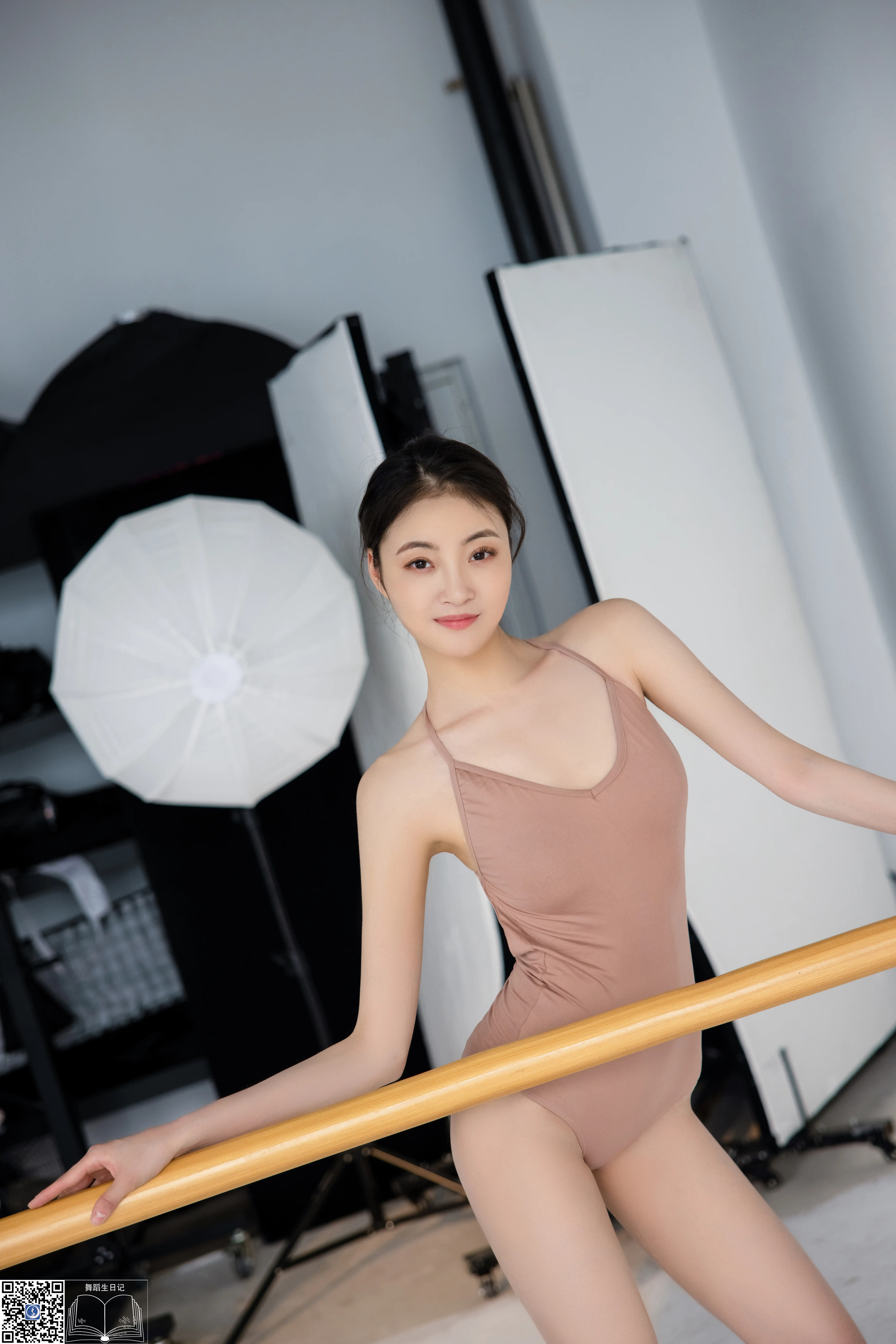 [GALLI嘉丽]舞蹈生日记 001 - 毛毛[54P／400MB] - 第4张