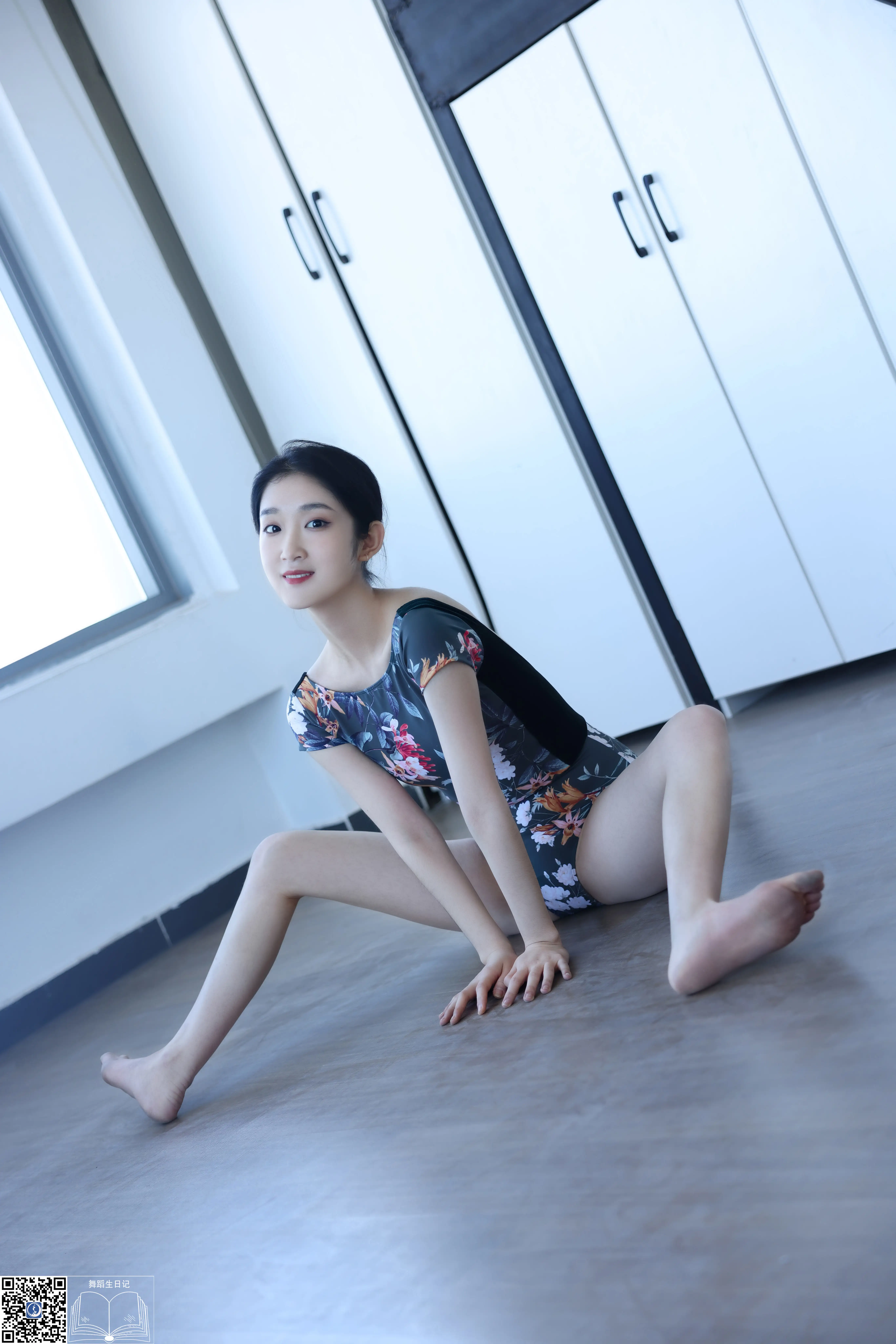 [GALLI嘉丽]舞蹈生日记 049 - 珊珊[42P／312MB] - 第1张