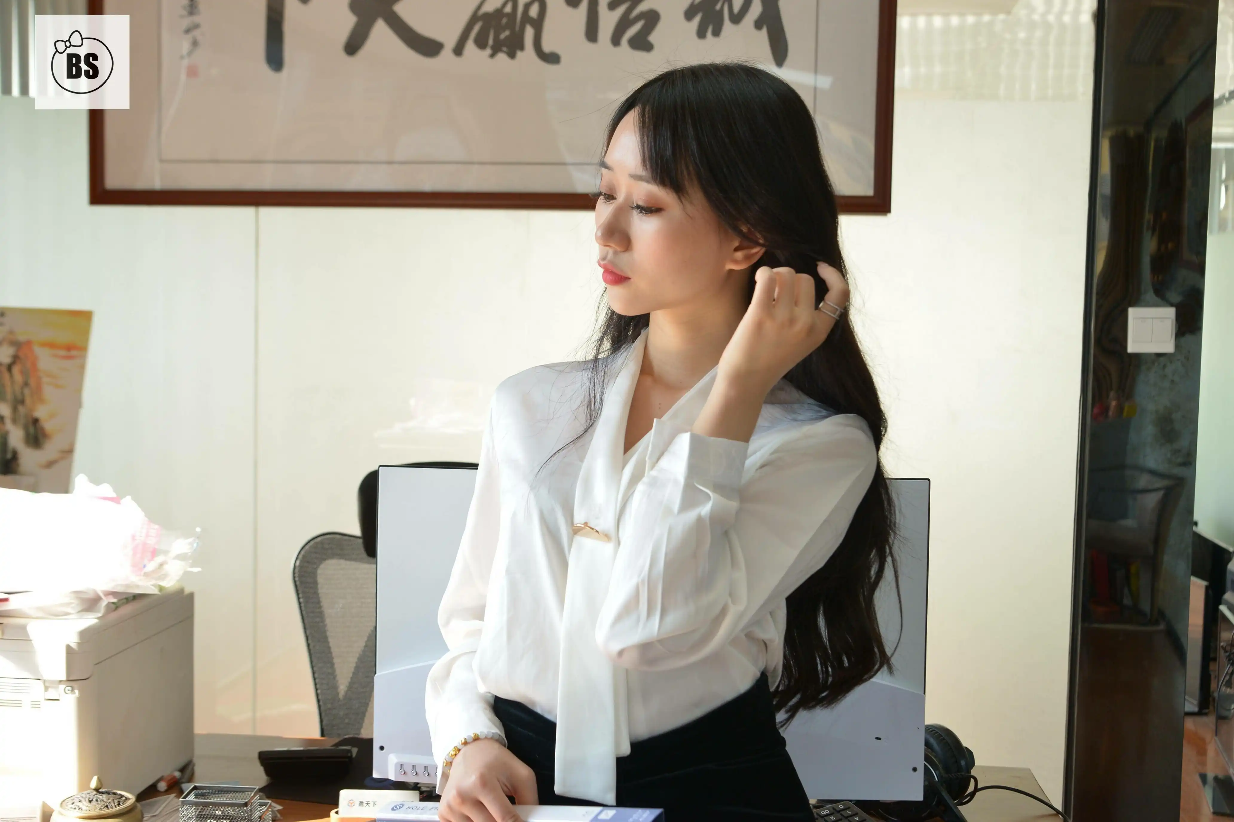 我丝你想 MX011 美西 新来的女助理1[71P／106MB] - 第4张
