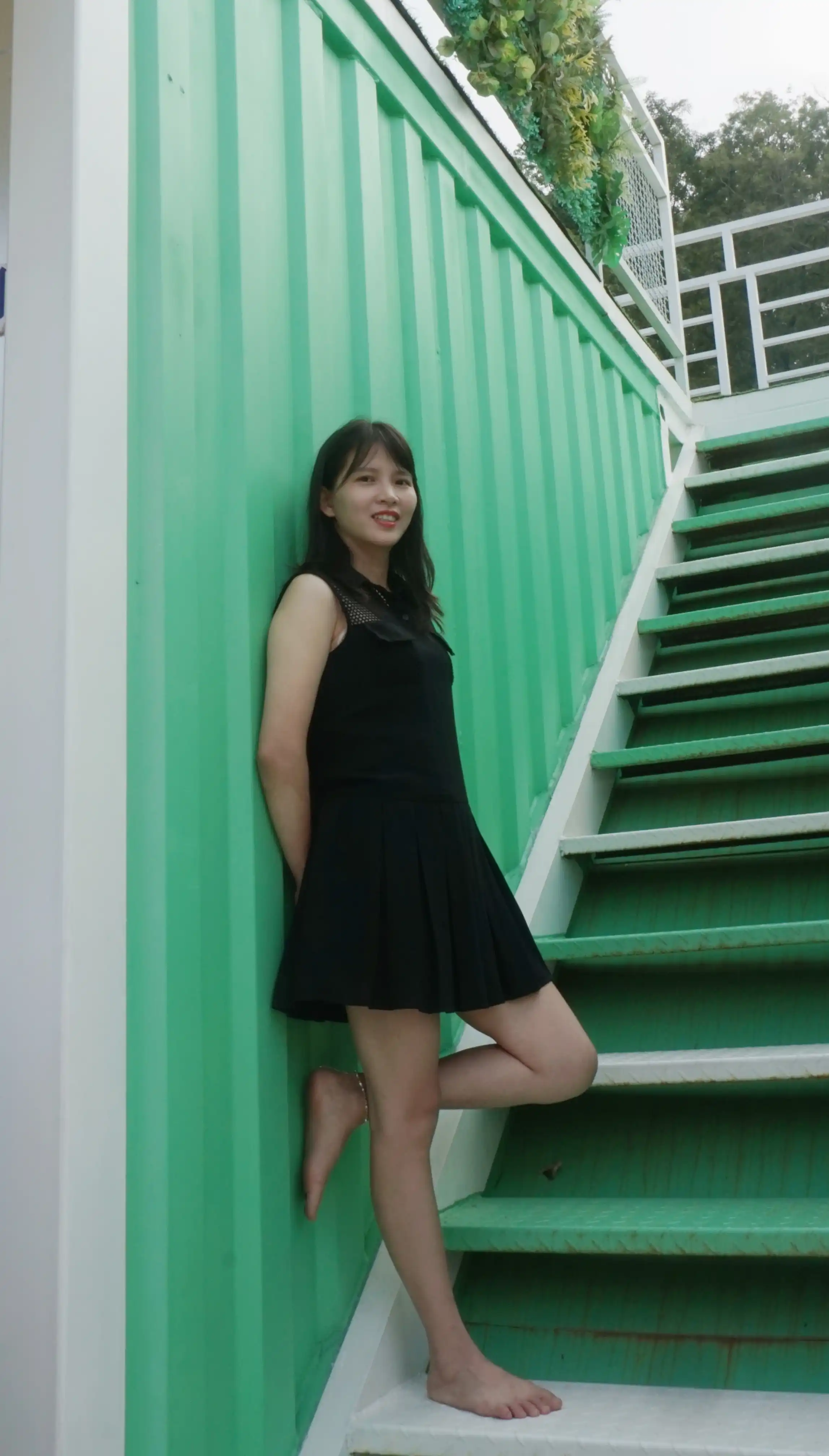 Pary学生模拍 NO.033 小红展示37码美脚 [109P+553M] - 第1张