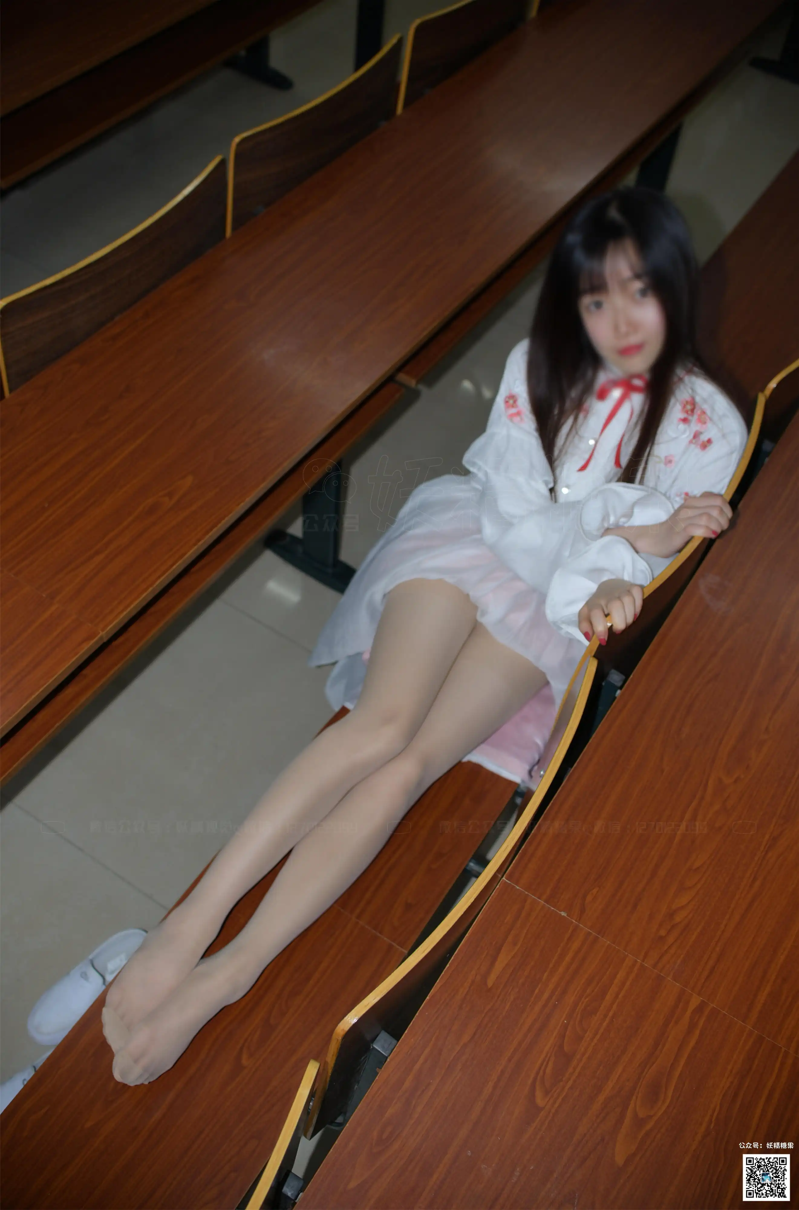 妖精视觉 NO.213 小雪 一袭仙女裙 [69P+44M]