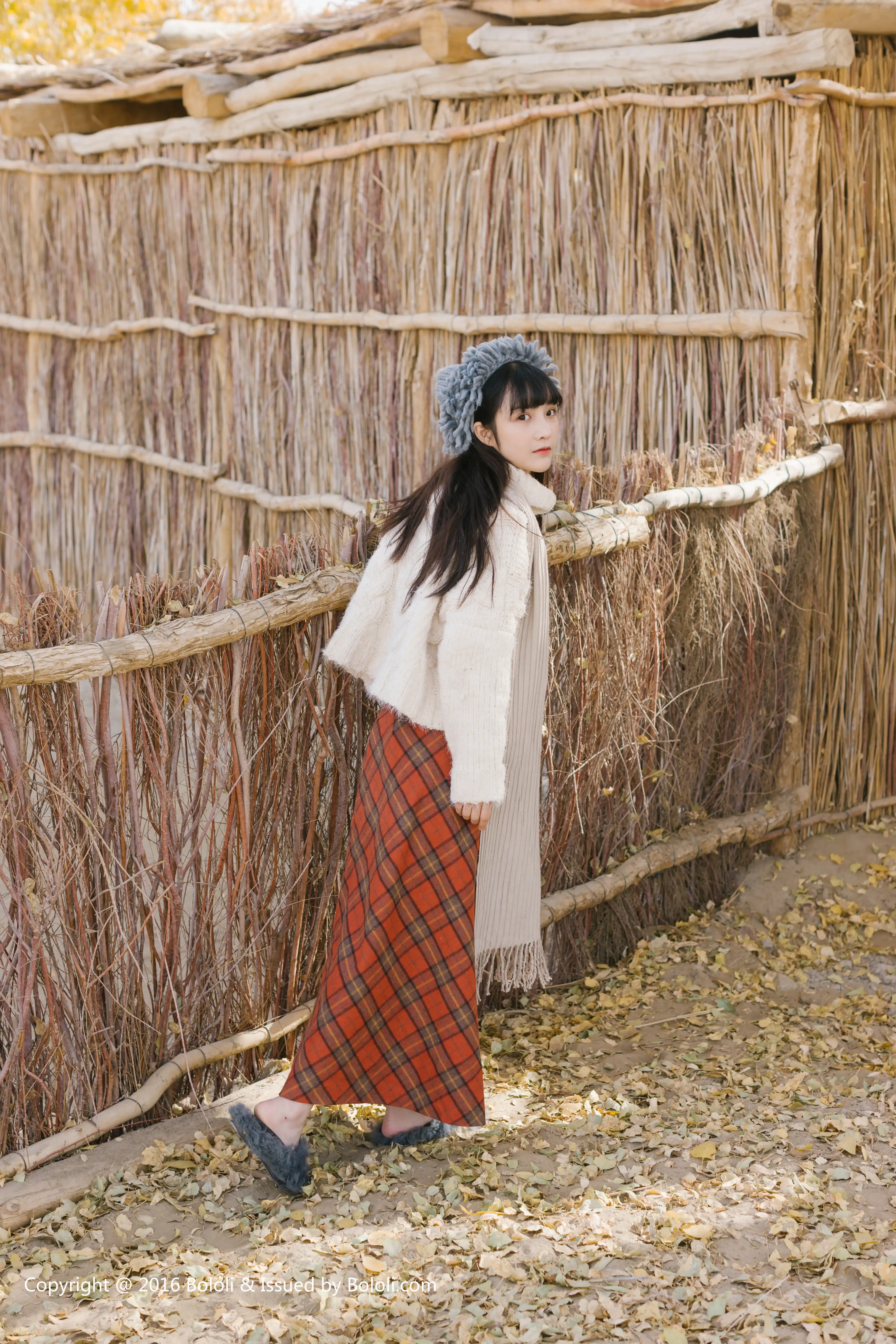 [Kimoe激萌文化] 2016.12.29 Vol.013 秋画之应沙漠旅拍 [40P-461M] - 第3张