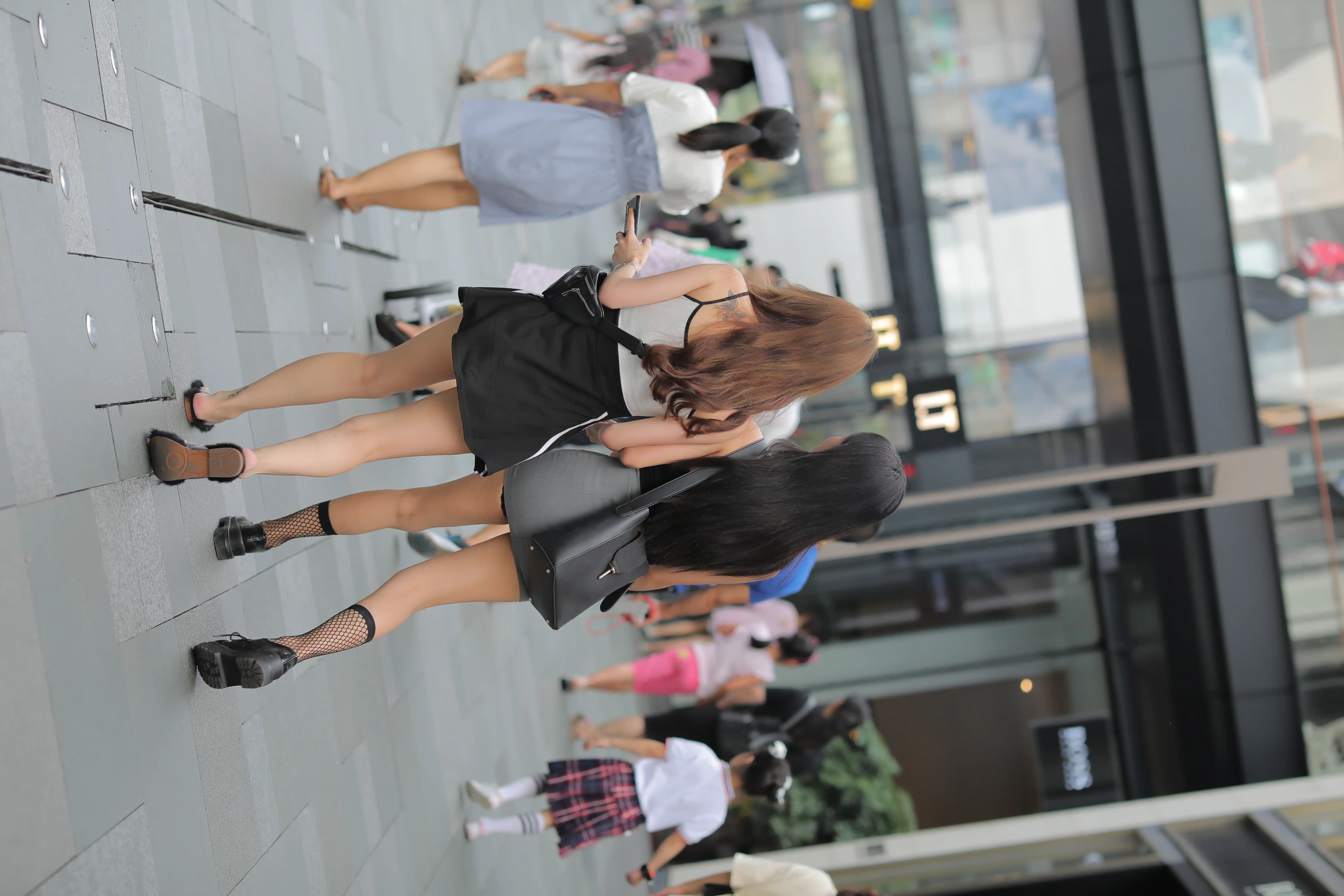 精选街拍 NO.039 包臀裙闺蜜 [61P 456.34 MB]