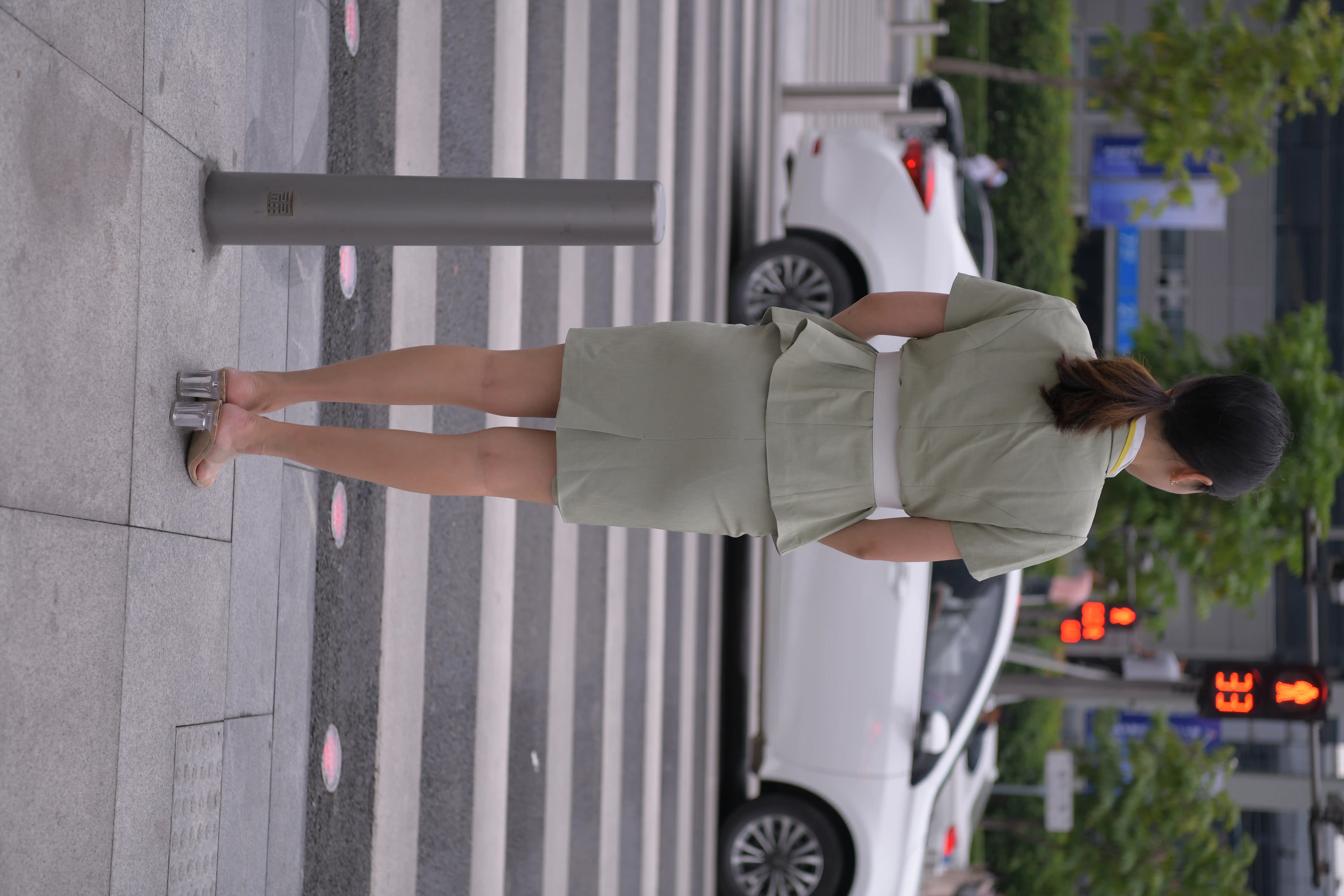 精选街拍 NO.064 大清早的，遇见端庄靓丽的美女 [62P 1.28 GB]