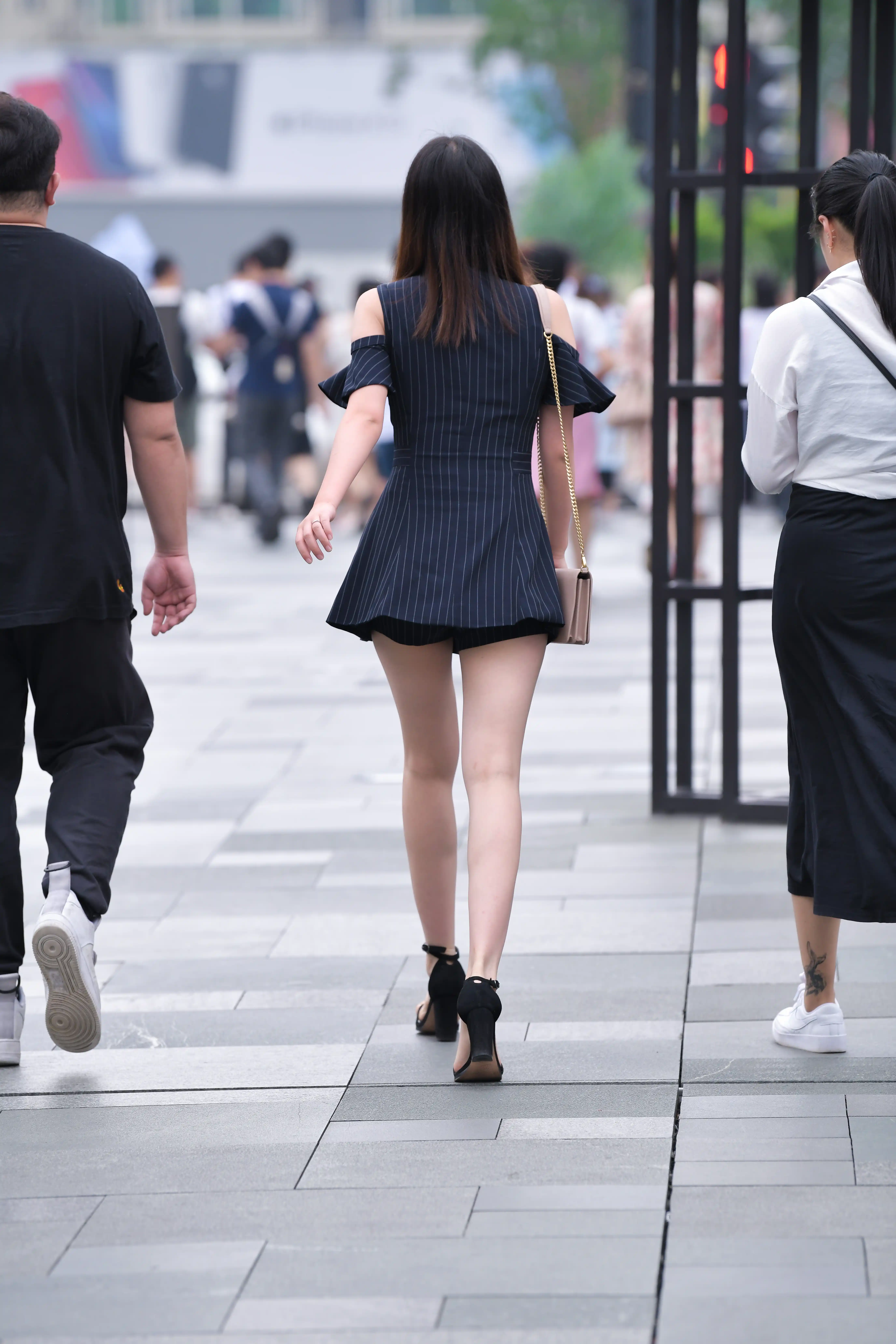 精选街拍 NO.181 美腿小姐姐 [29P 371.01 MB] - 第3张