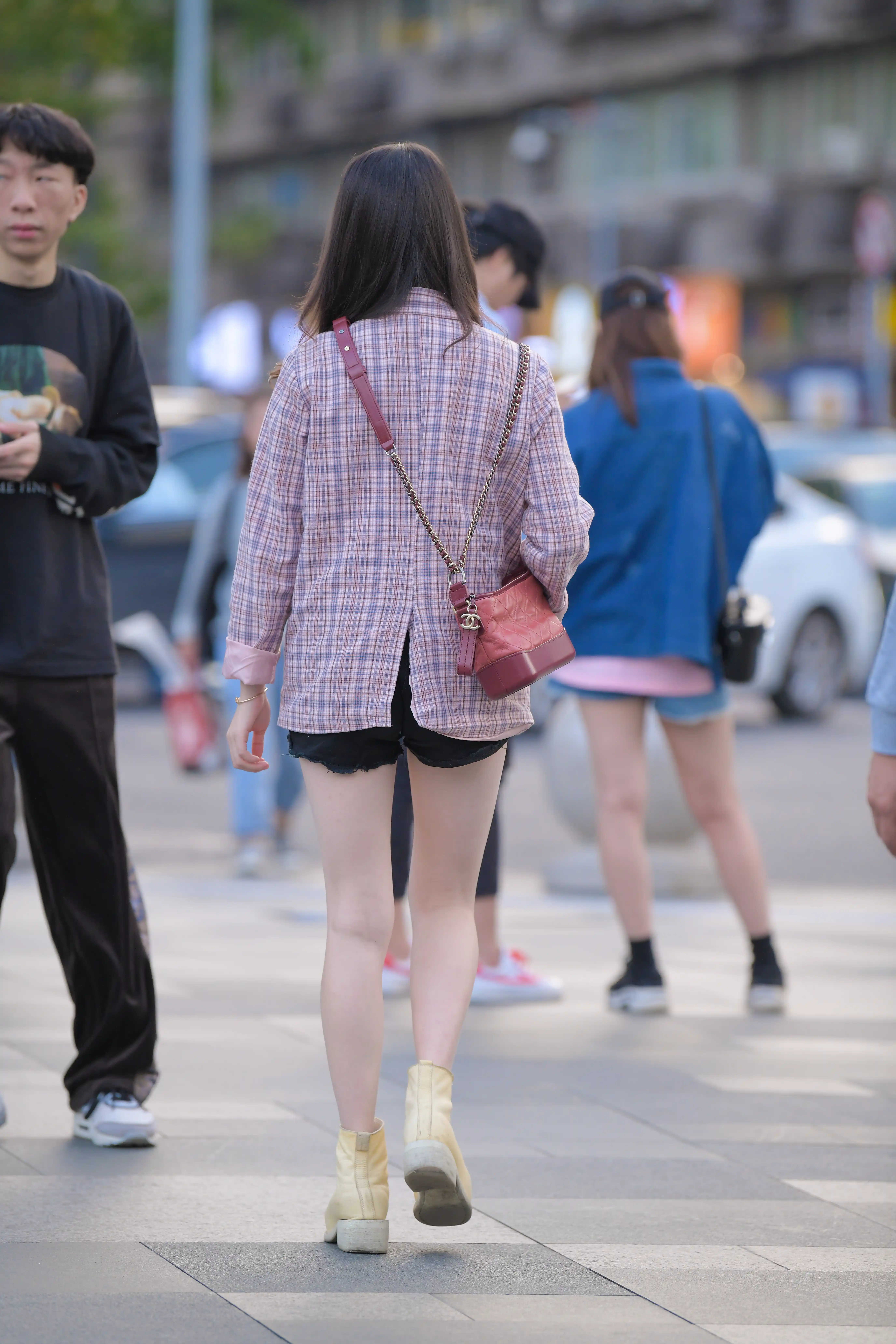 精选街拍 NO.247 她这好美的一双玉腿 [32P 483.02 MB] - 第1张