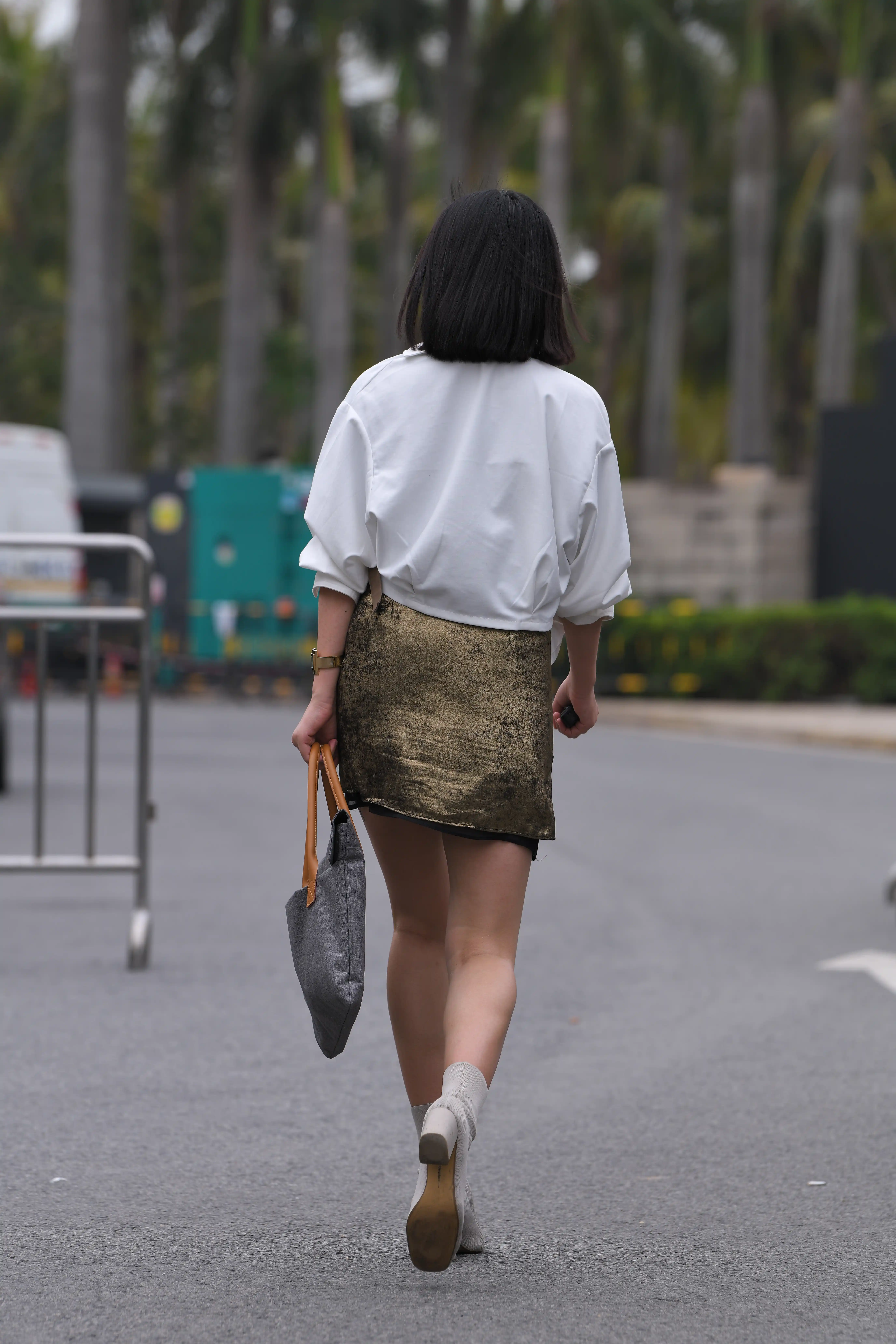 精选街拍 NO.253 土豪金短裙 [16P 121.68 MB] - 第3张