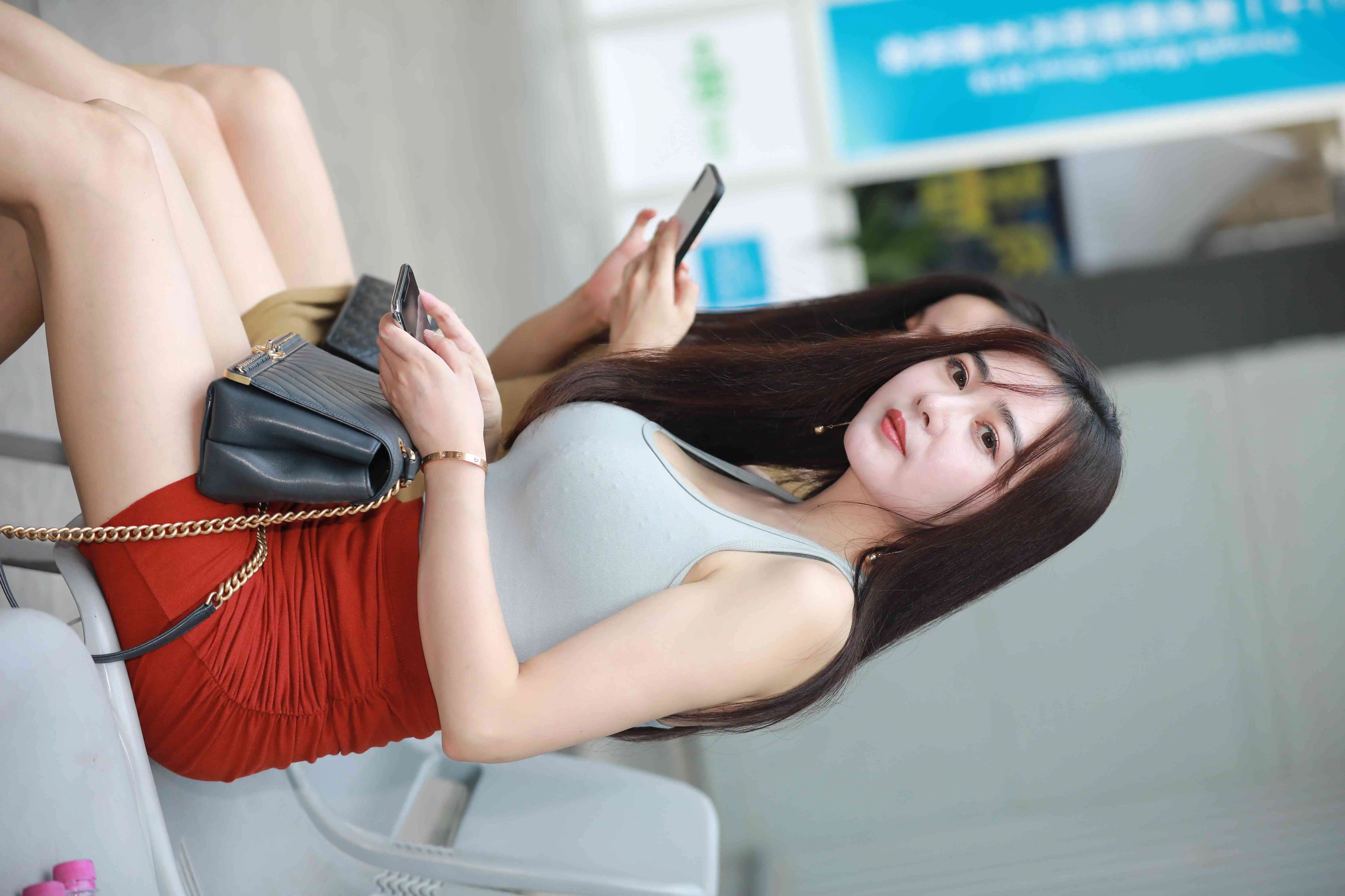 [魔镜街拍] 011 街拍红裙小姐姐 [140P+103M] - 第2张