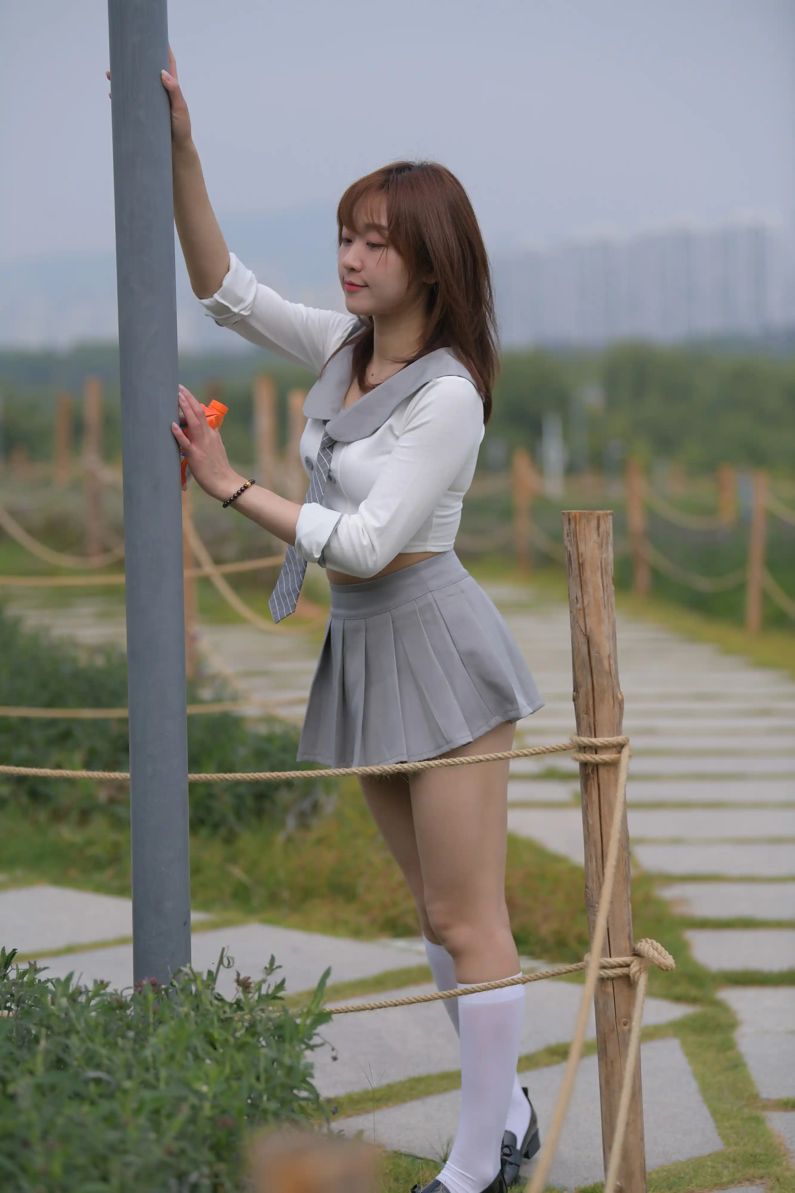 [魔镜街拍] 095 性感动人的小百褶裙美女 [761P+734M]