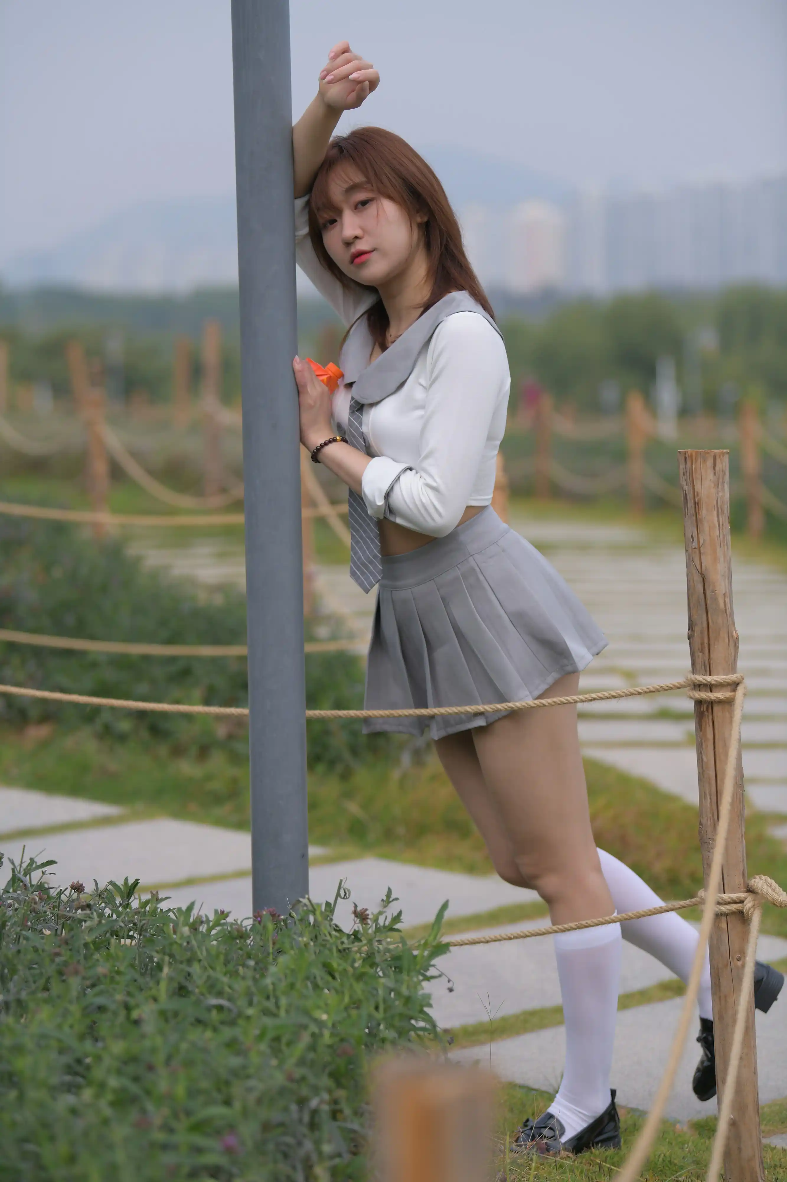 [魔镜街拍] 095 性感动人的小百褶裙美女 [761P+734M] - 第4张