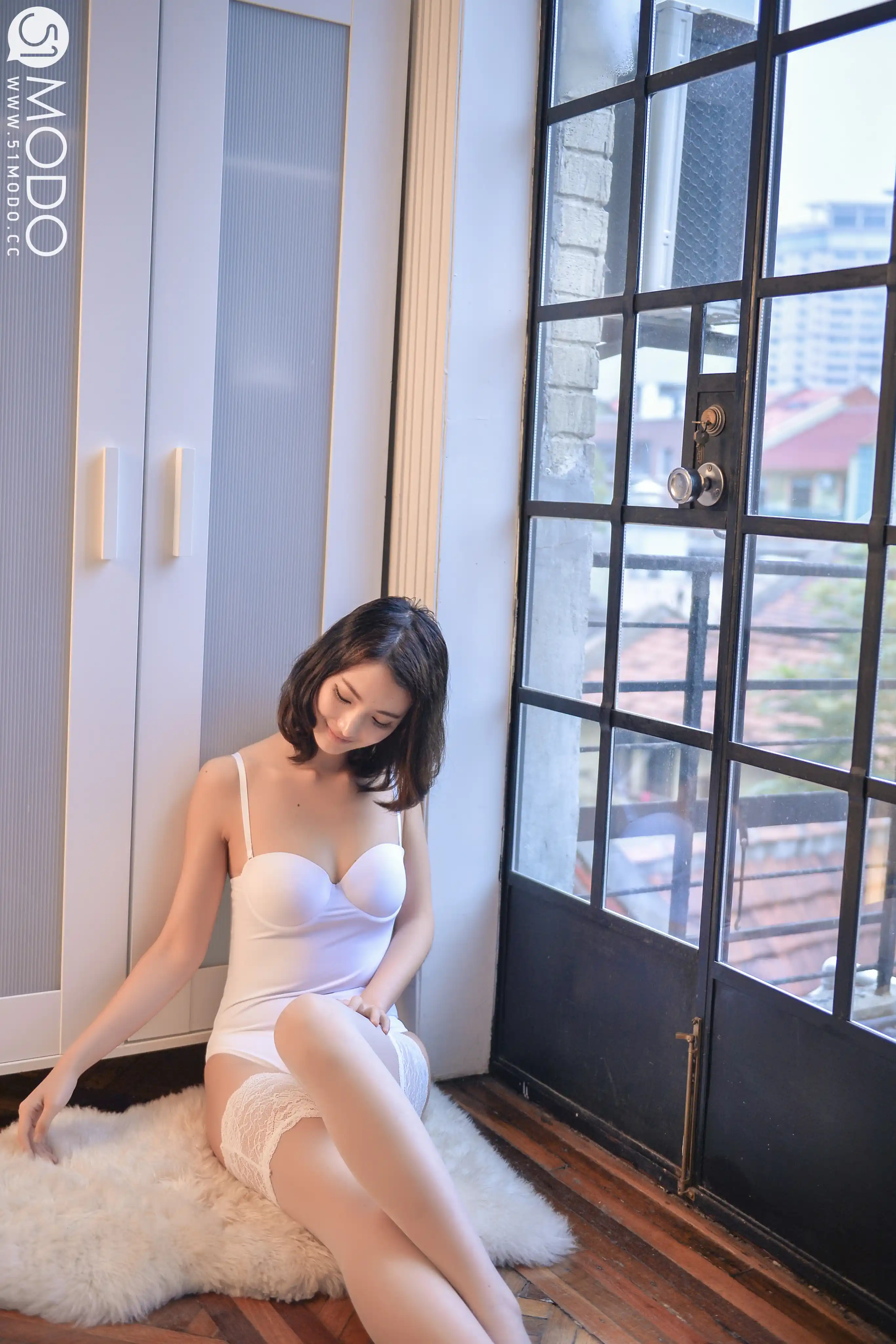 51MODO杂志 vol.007 2015.06.18 吊带黑丝美腿 [58P+8P333M] - 第2张