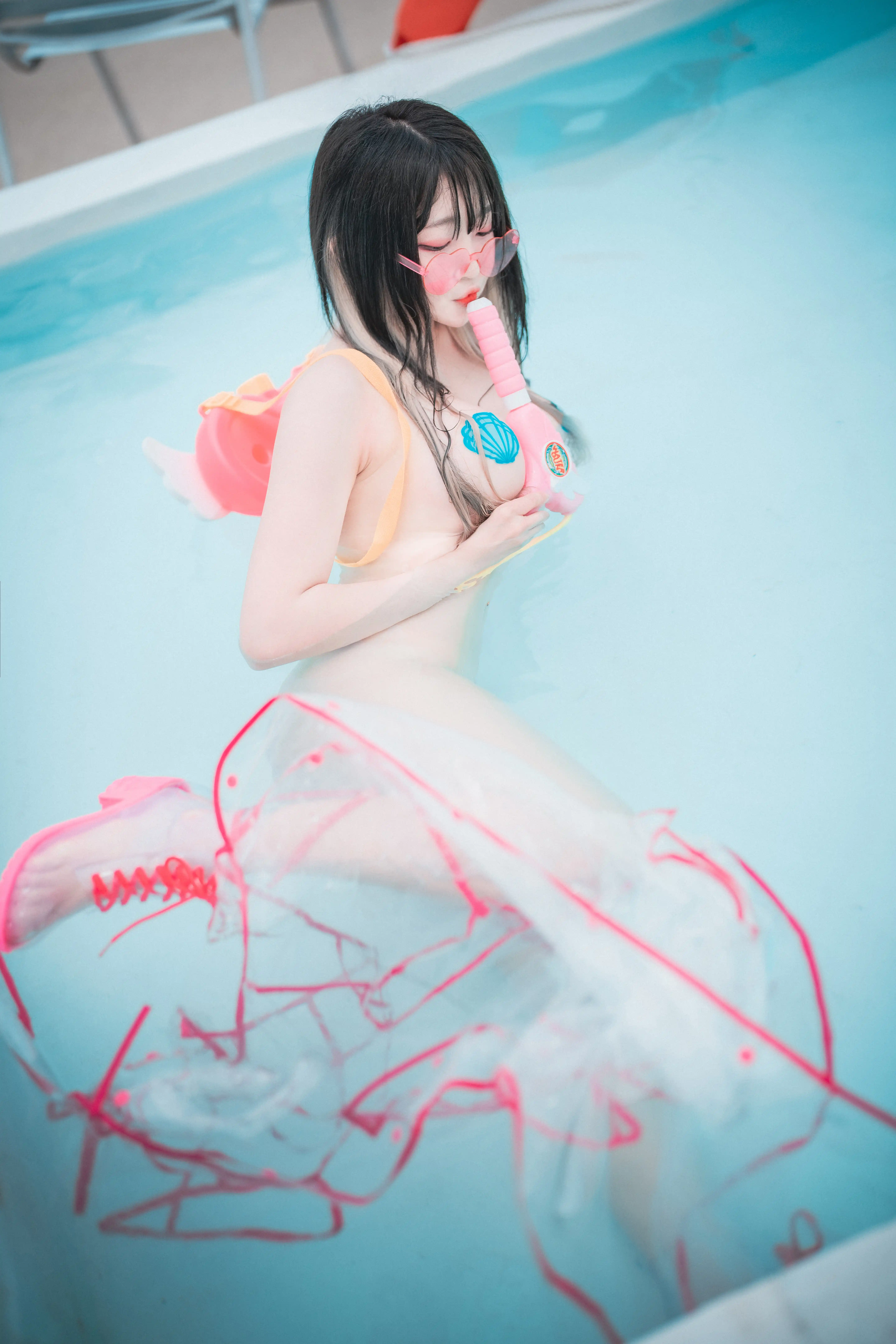 DJAWA Photo Vol.0002 Aram (아람) “Poolside Summer” [70P 1.42GB]