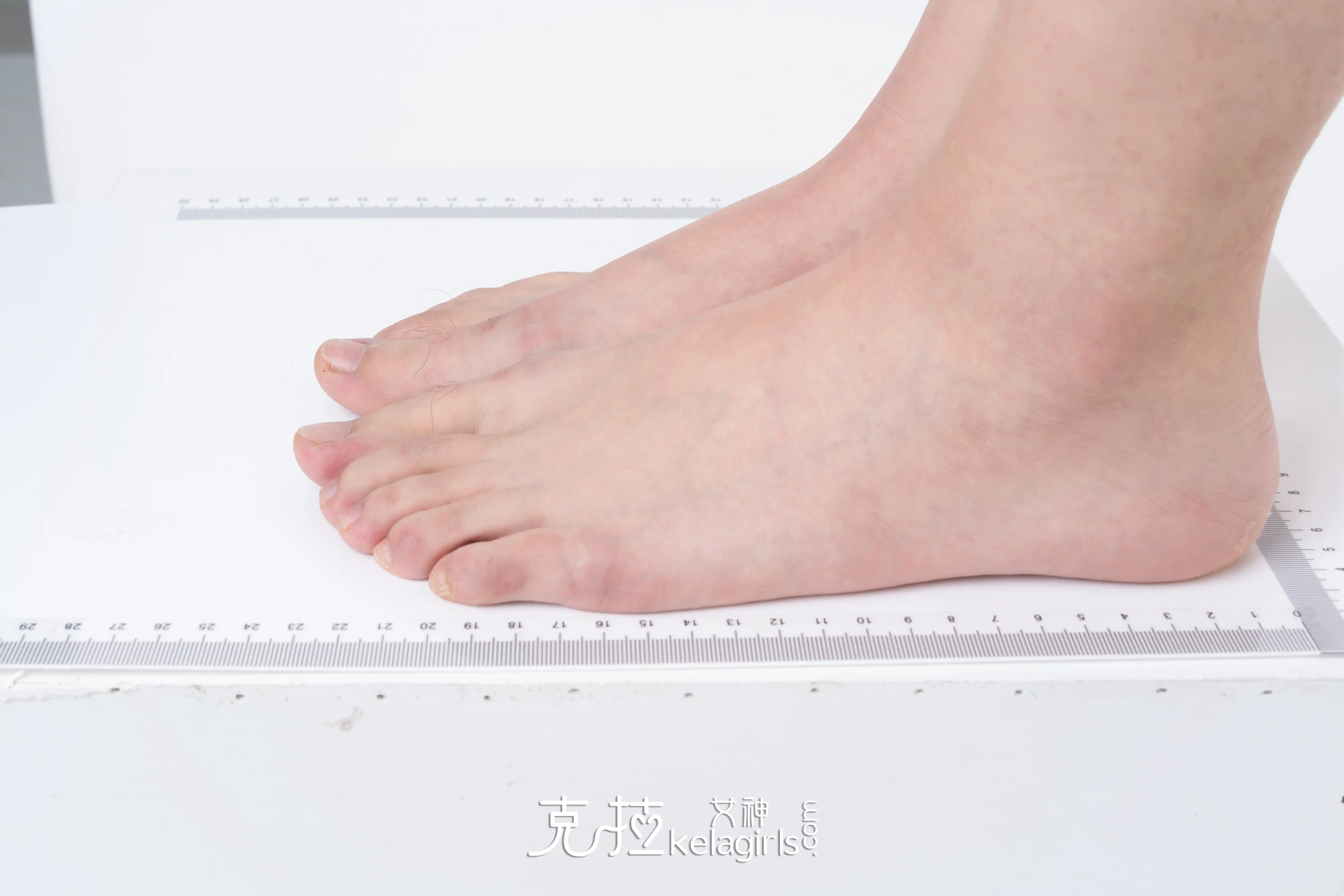 0885_KeLaGirls克拉女神 2021.11.18《帅气凉高》楚楚 [25P227M] - 第3张