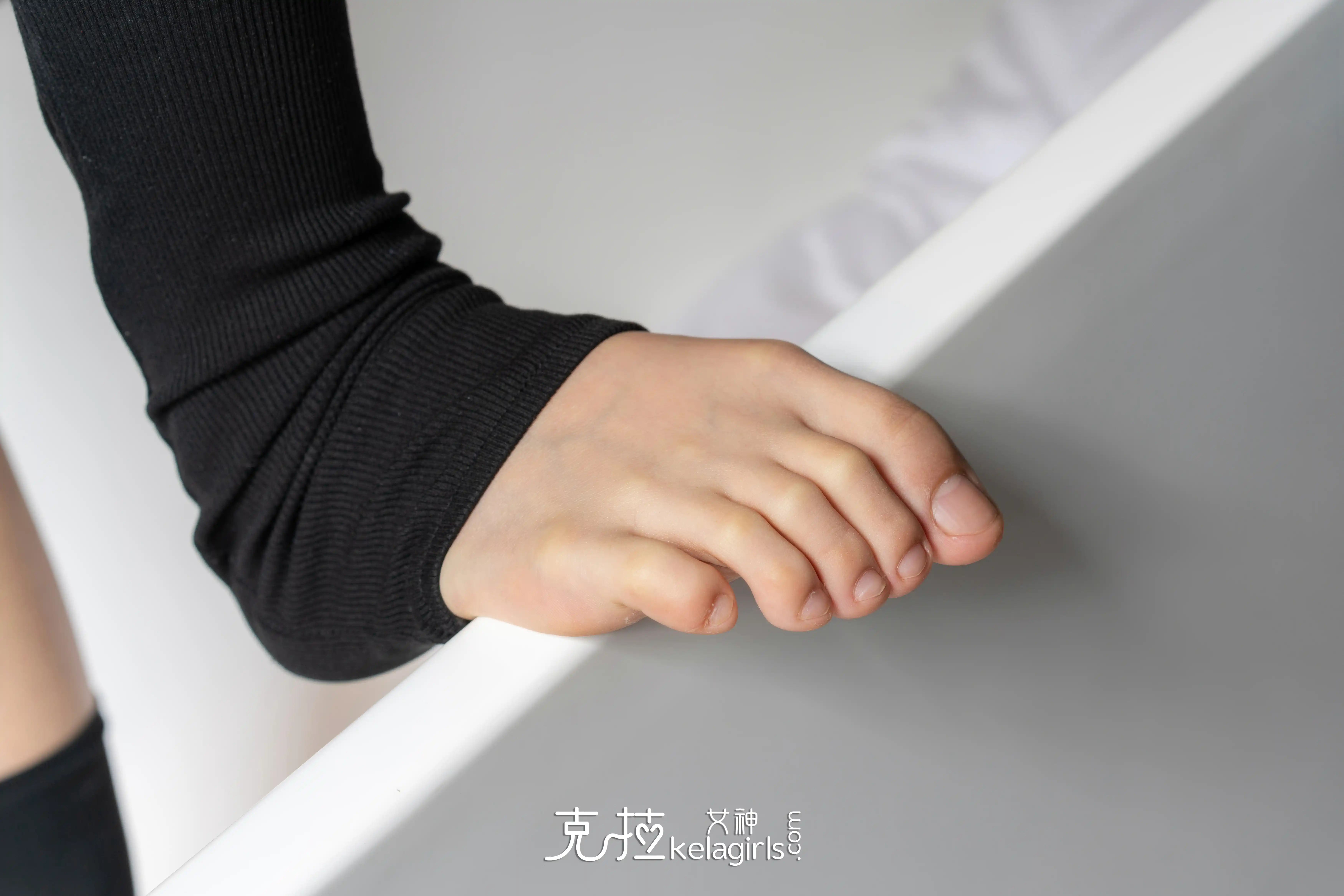 0918_KeLaGirls克拉女神 2022.09.10《酷炫秀足》纪轩[39P／377MB] - 第2张
