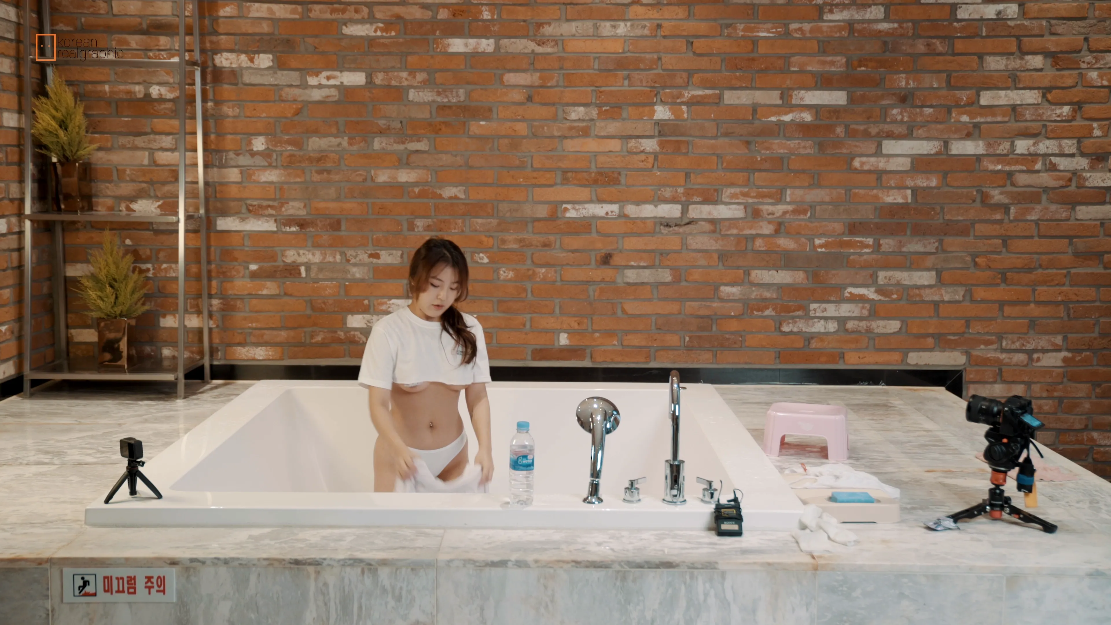 023_Korean Realgraphic NO.042 hand wash [62P+4V／10GB] - 第10张