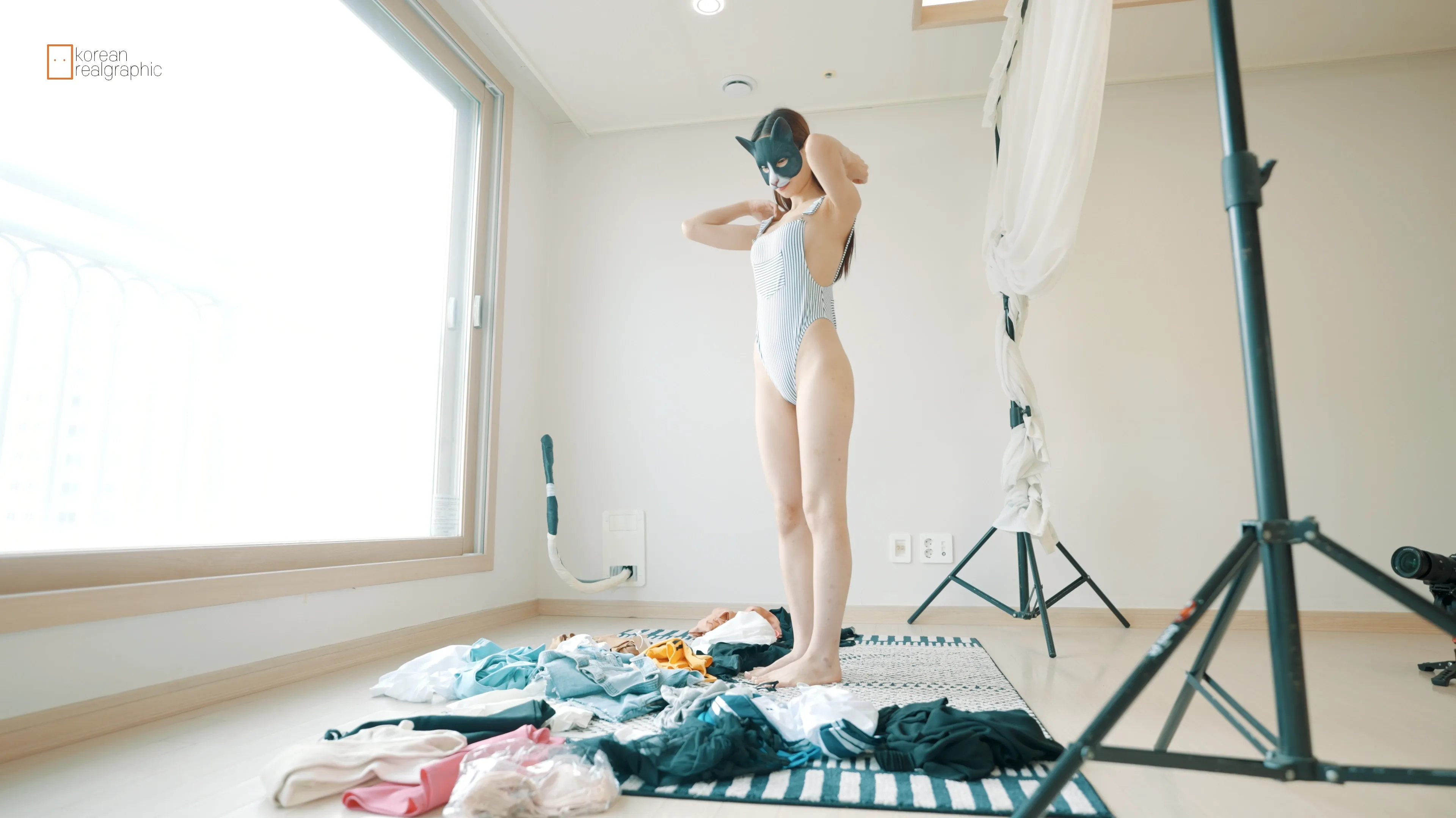 036_Korean Realgraphic NO.098 Another level costume change [23P+1V／2.75GB]