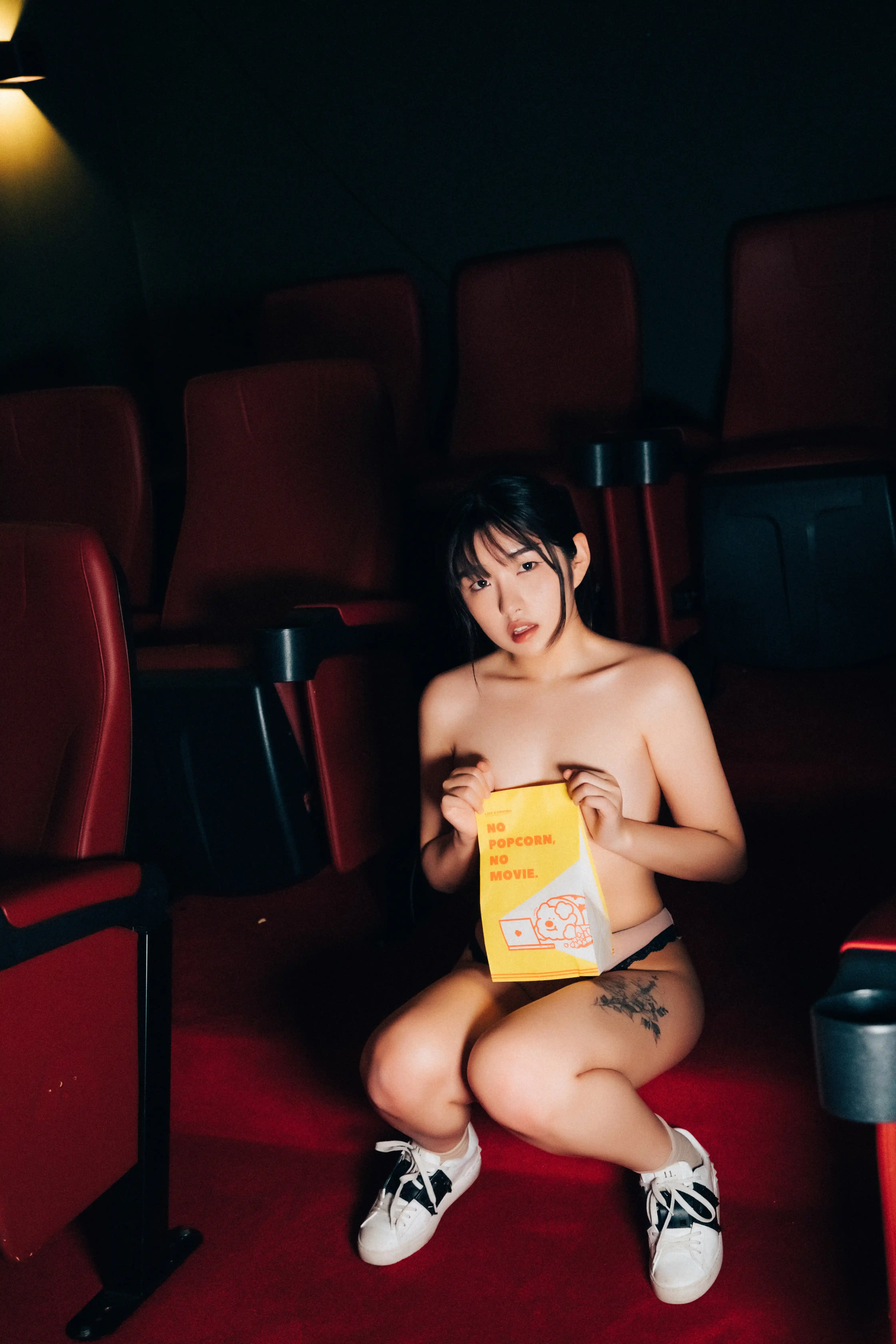 054_Loozy Sonson (손손) Cinema girl_S.ver [123P-944MB] - 第2张