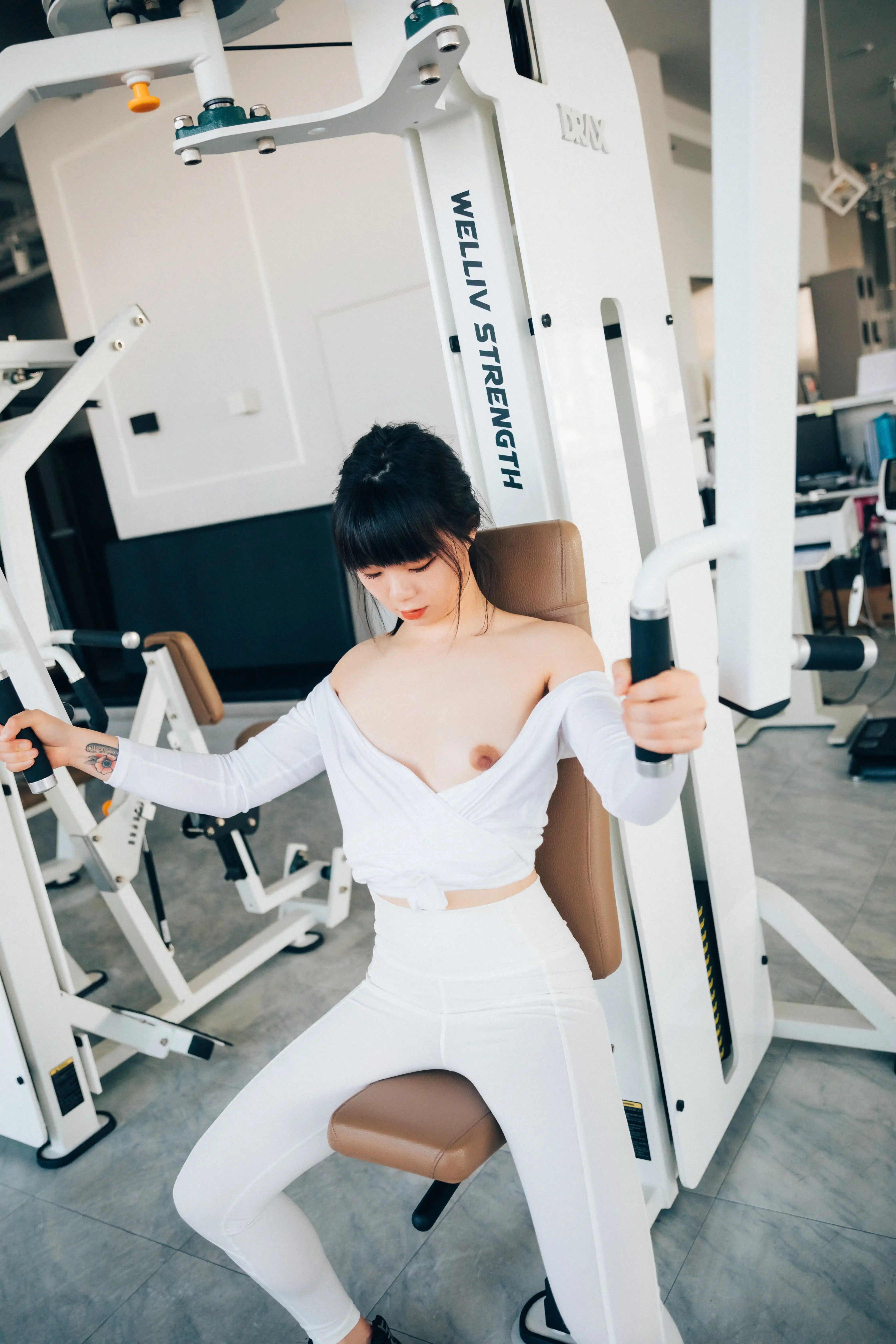 067_Loozy Kissme Strip Fitness [85P7V 639MB] - 第30张