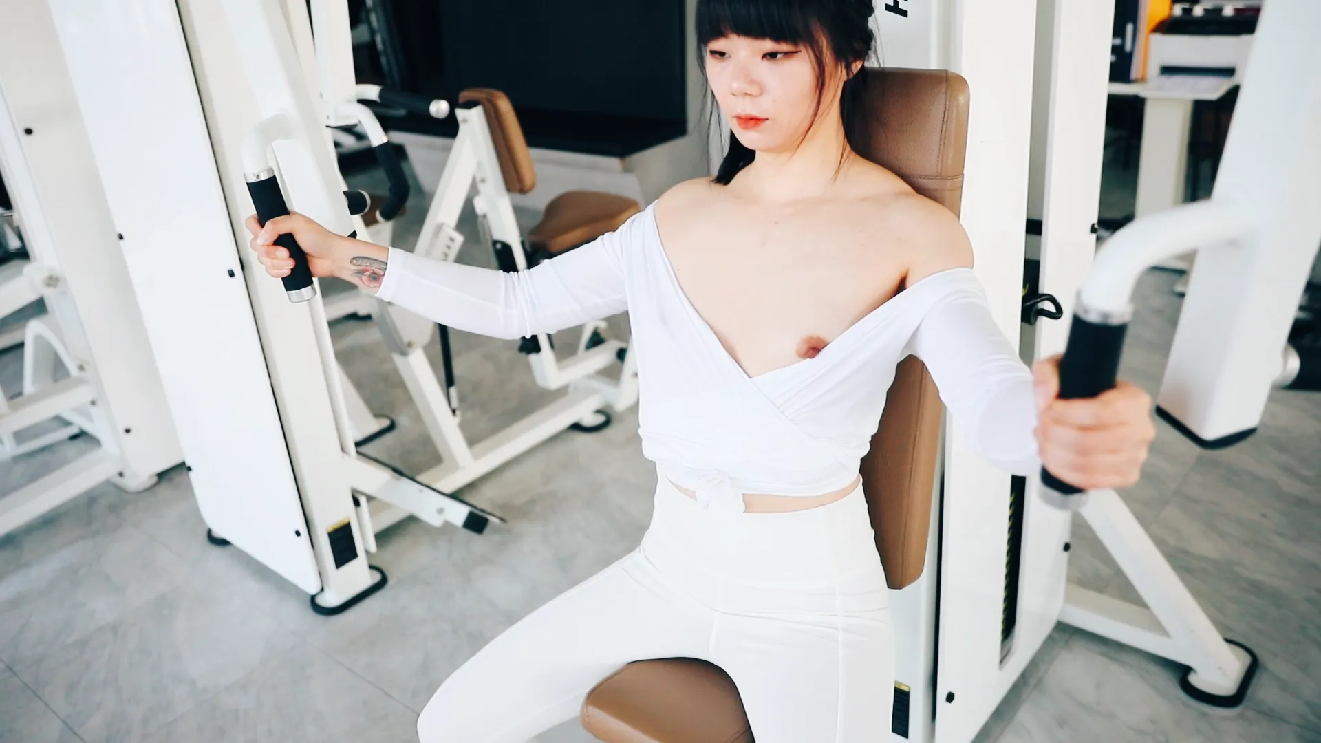 067_Loozy Kissme Strip Fitness [85P7V 639MB] - 第8张