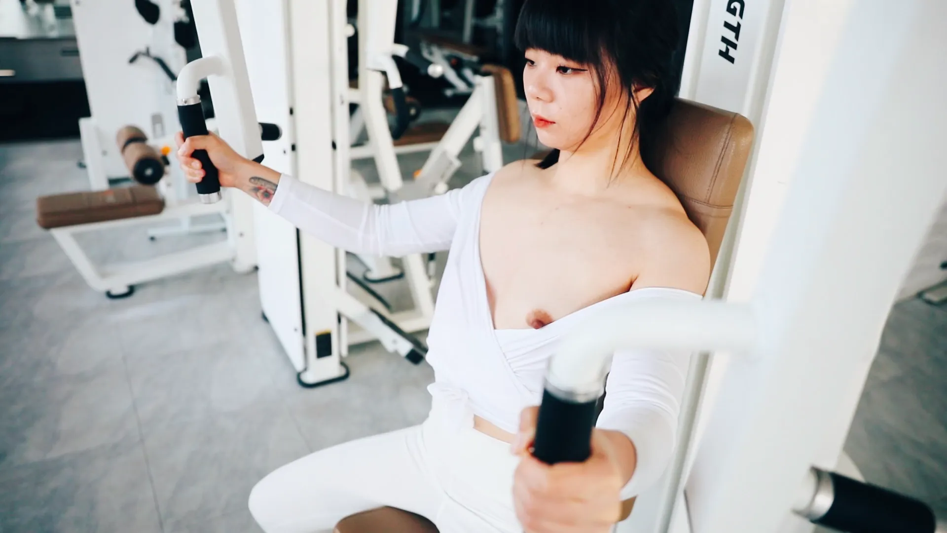 067_Loozy Kissme Strip Fitness [85P7V 639MB] - 第15张